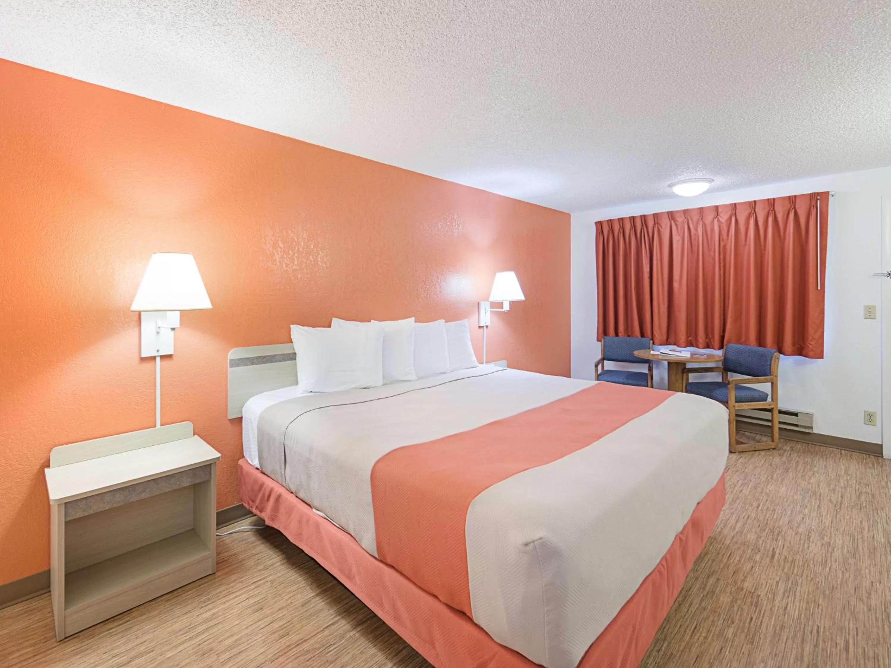 Photo of the whole room, Bed in Motel 6 Gold Beach