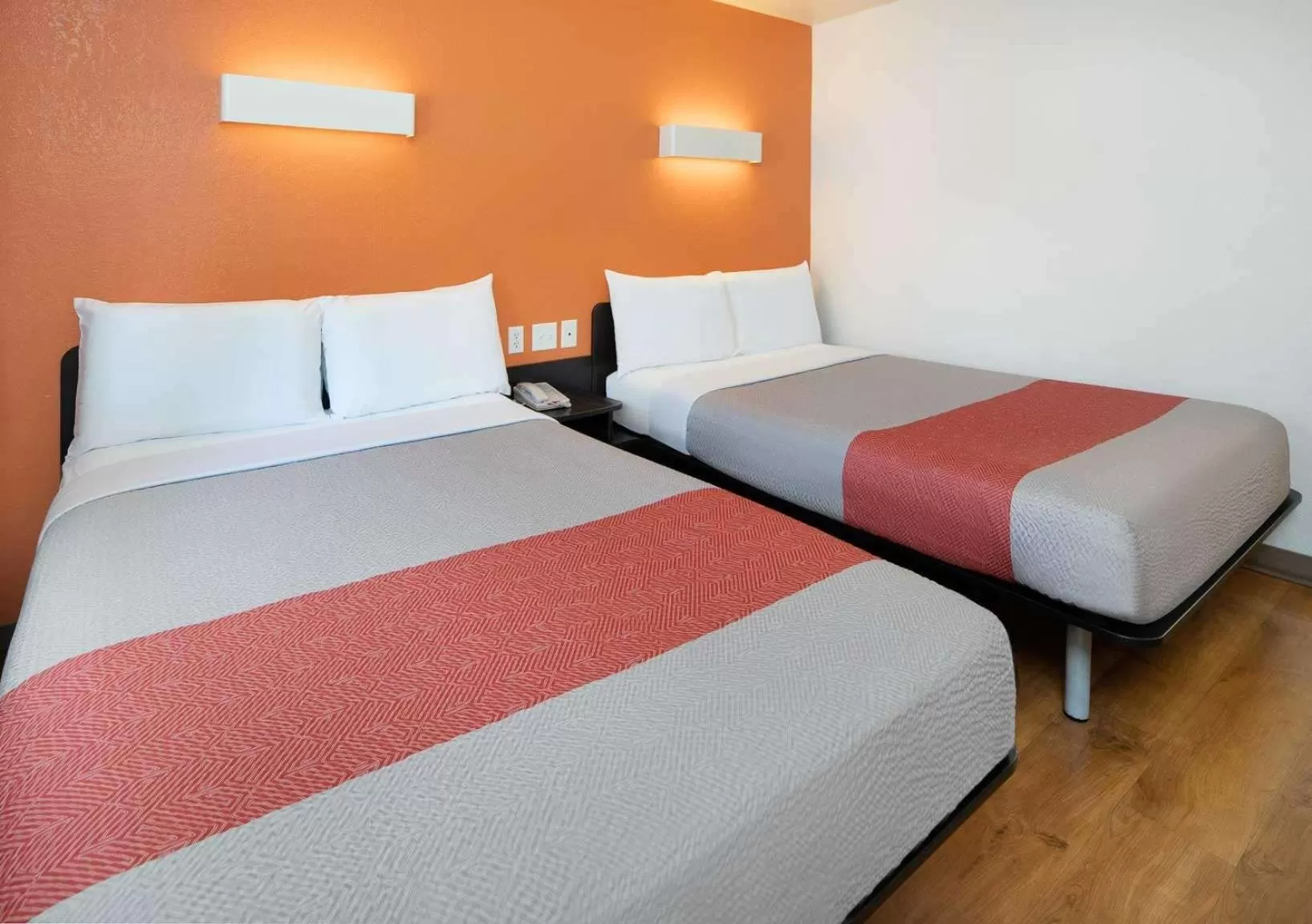 Deluxe Quadruple Room - single occupancy in Motel 6-Arcadia, CA - Los Angeles - Pasadena Area