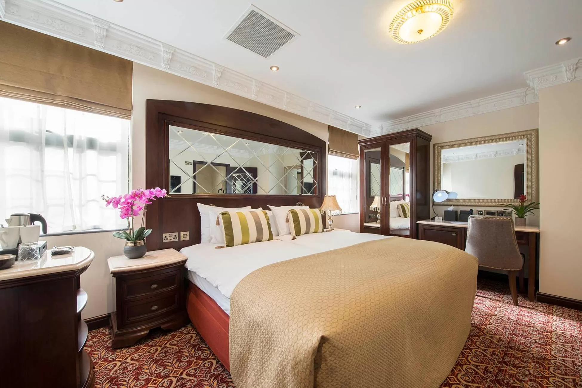 Deluxe Double Room - Disability Access in The George Street Hotel