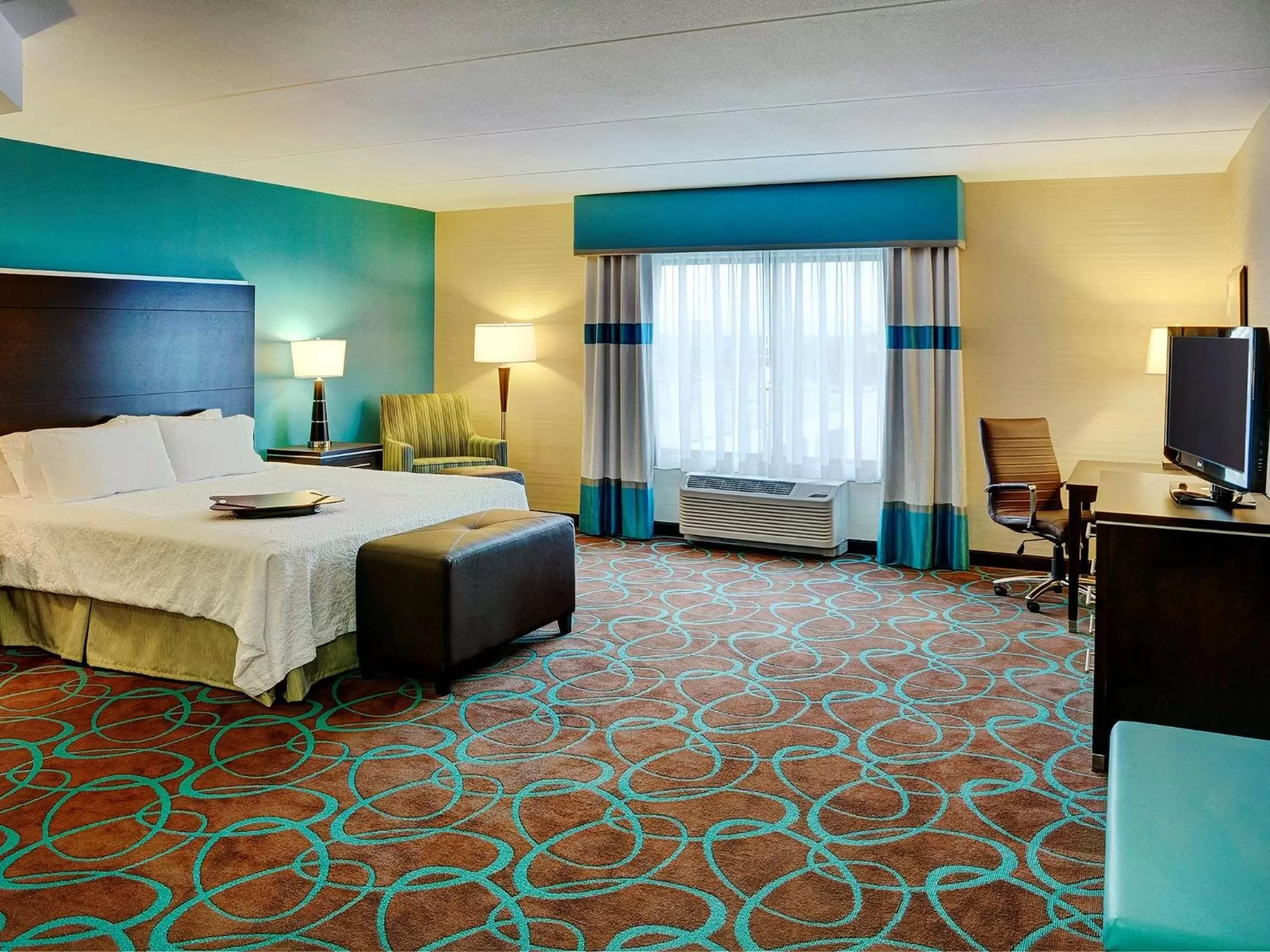 King Room - Disability Access in Hampton Inn by Hilton Winnipeg