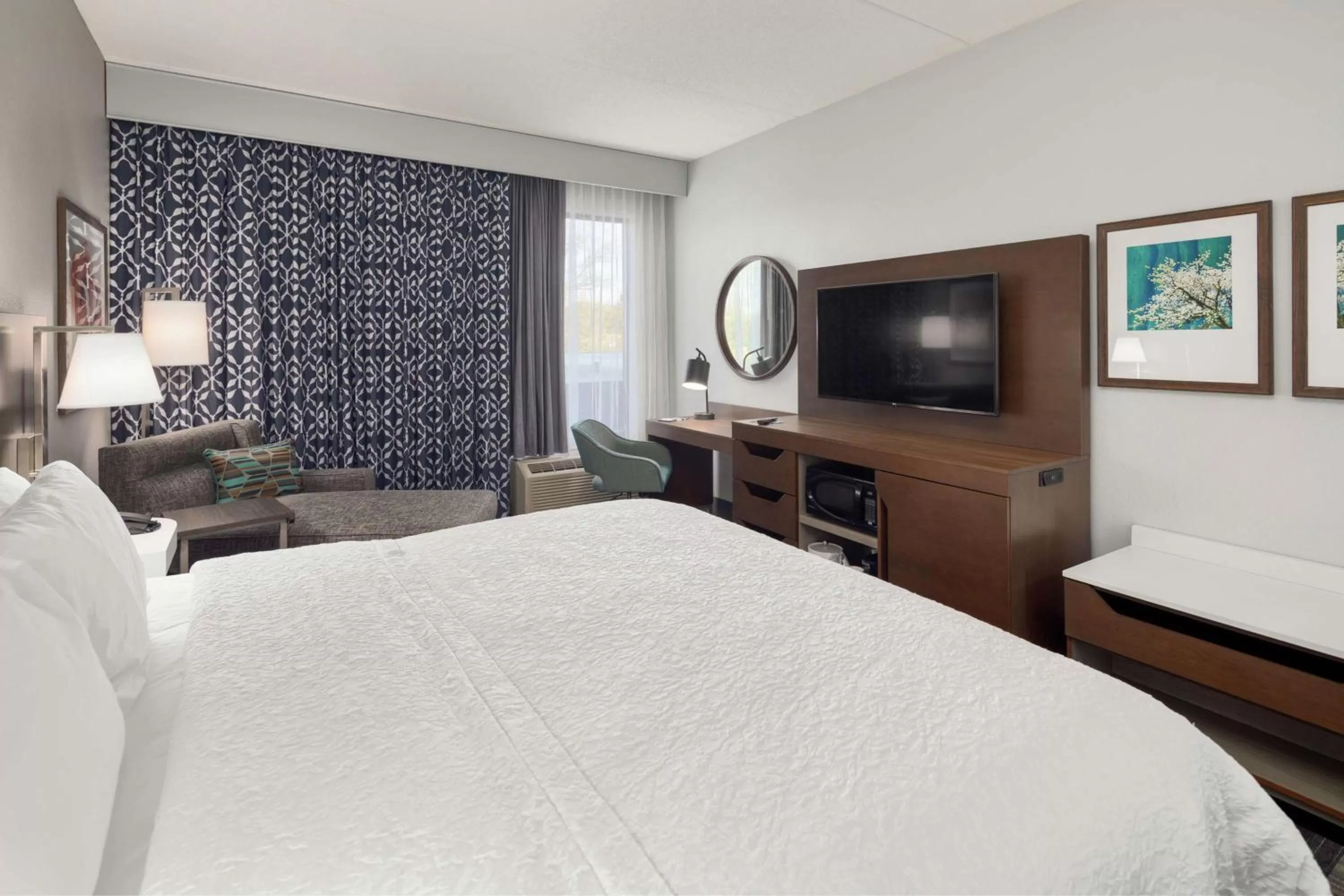 King Room with Shower - Non-Smoking in Hampton Inn Louisville Northeast