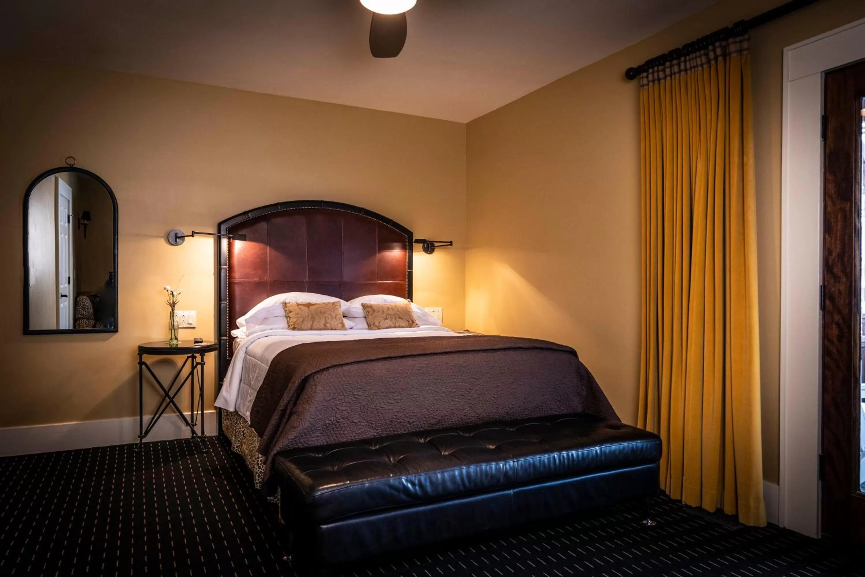 One-Bedroom Apartment in Hotel Broad Ripple