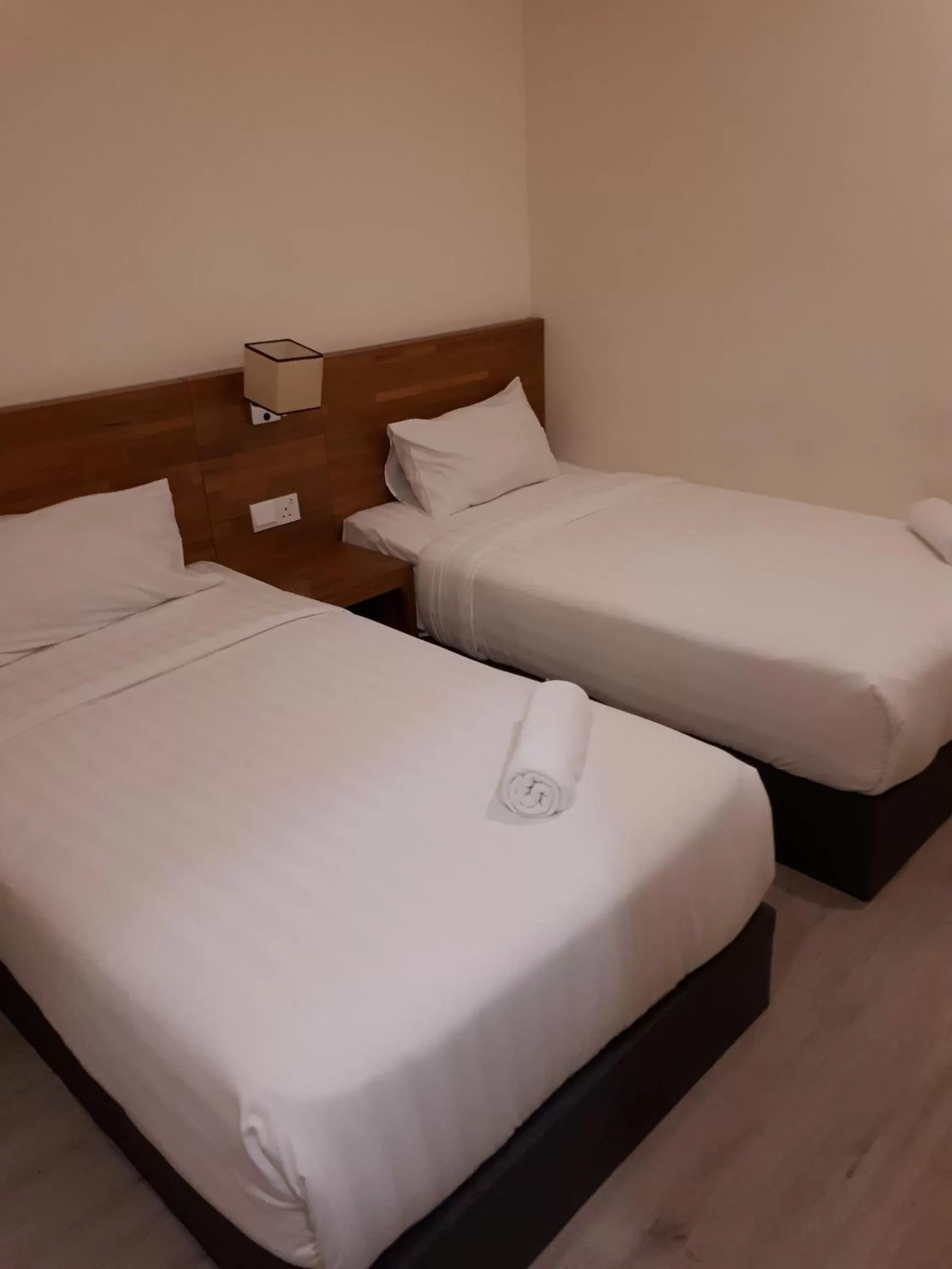 Twin Room (No Window) in Hotin Inn