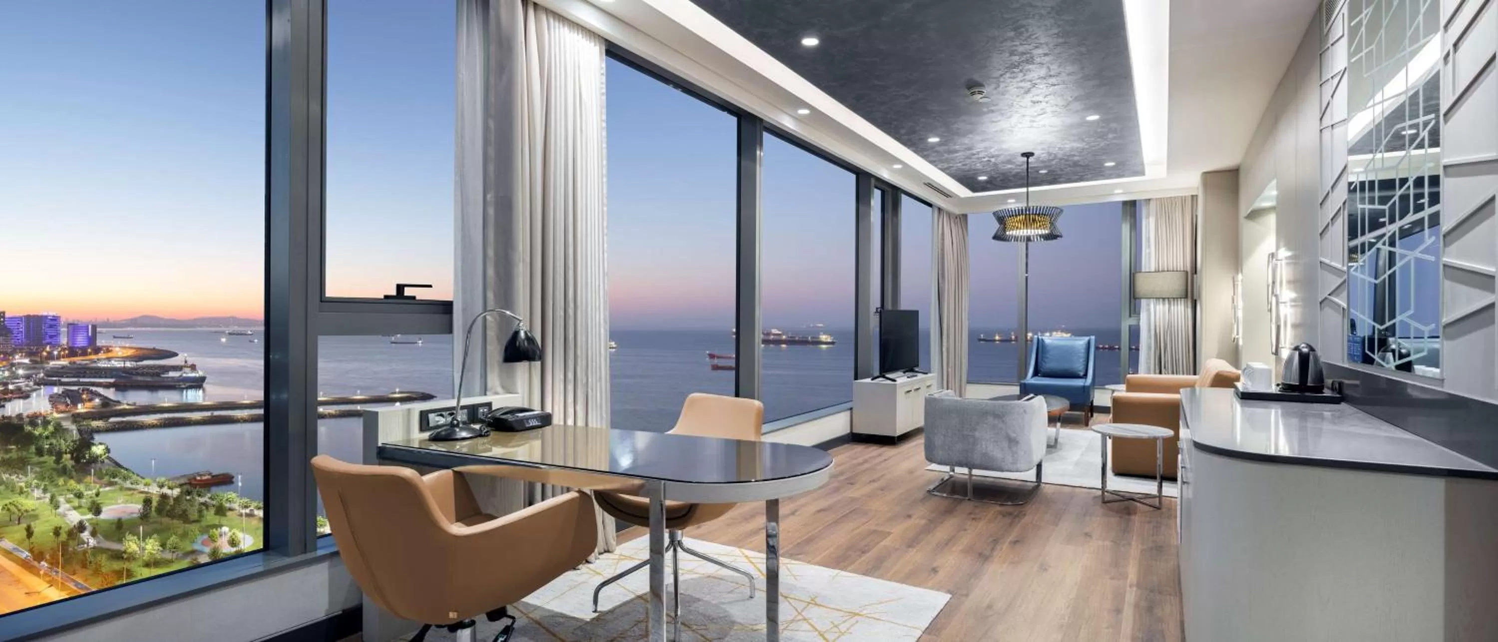 Grand Family Suite With Sea View And Executive Lounge Access in Hilton Istanbul Bakirkoy