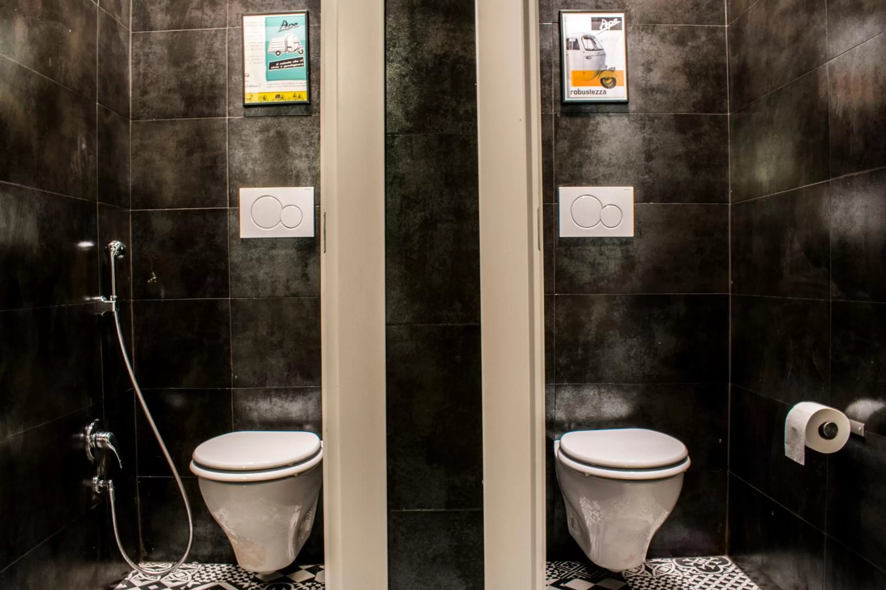 Family Room with Private Bathroom - Double Restroom in Hostel Trastevere