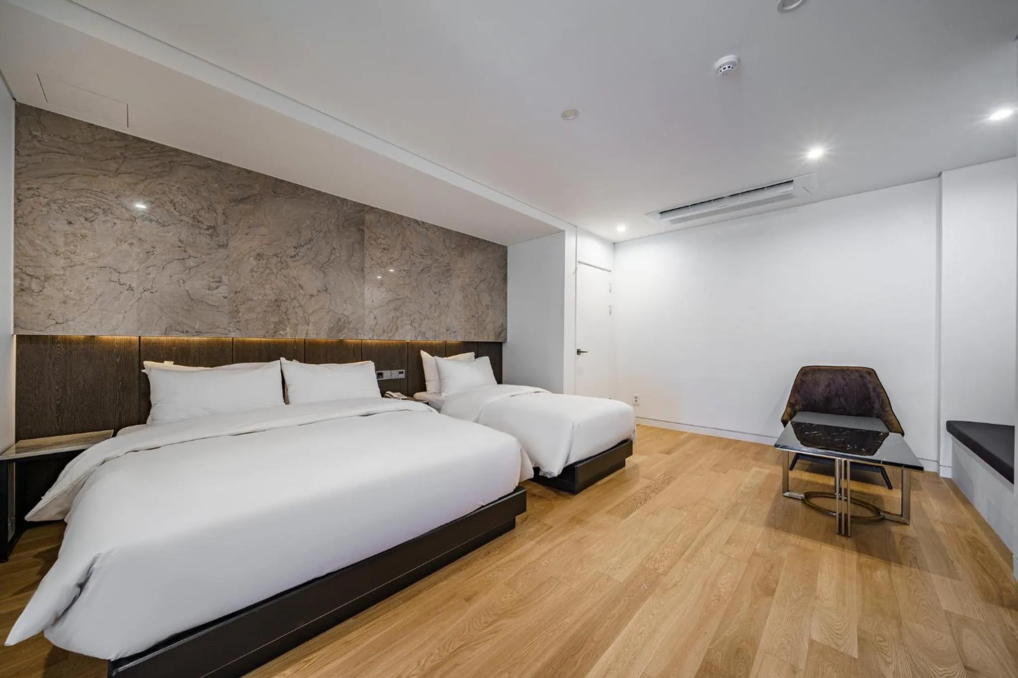 Superior Twin Room with Terrace in Amare Hotel Jongno