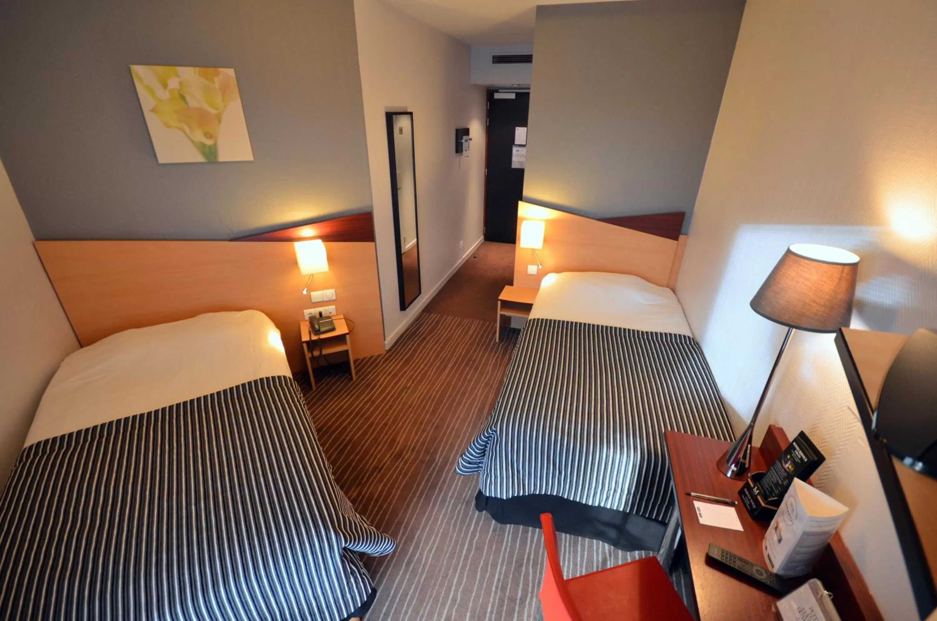 Twin Room with Spa Access in Kyriad Hotel Dijon Gare
