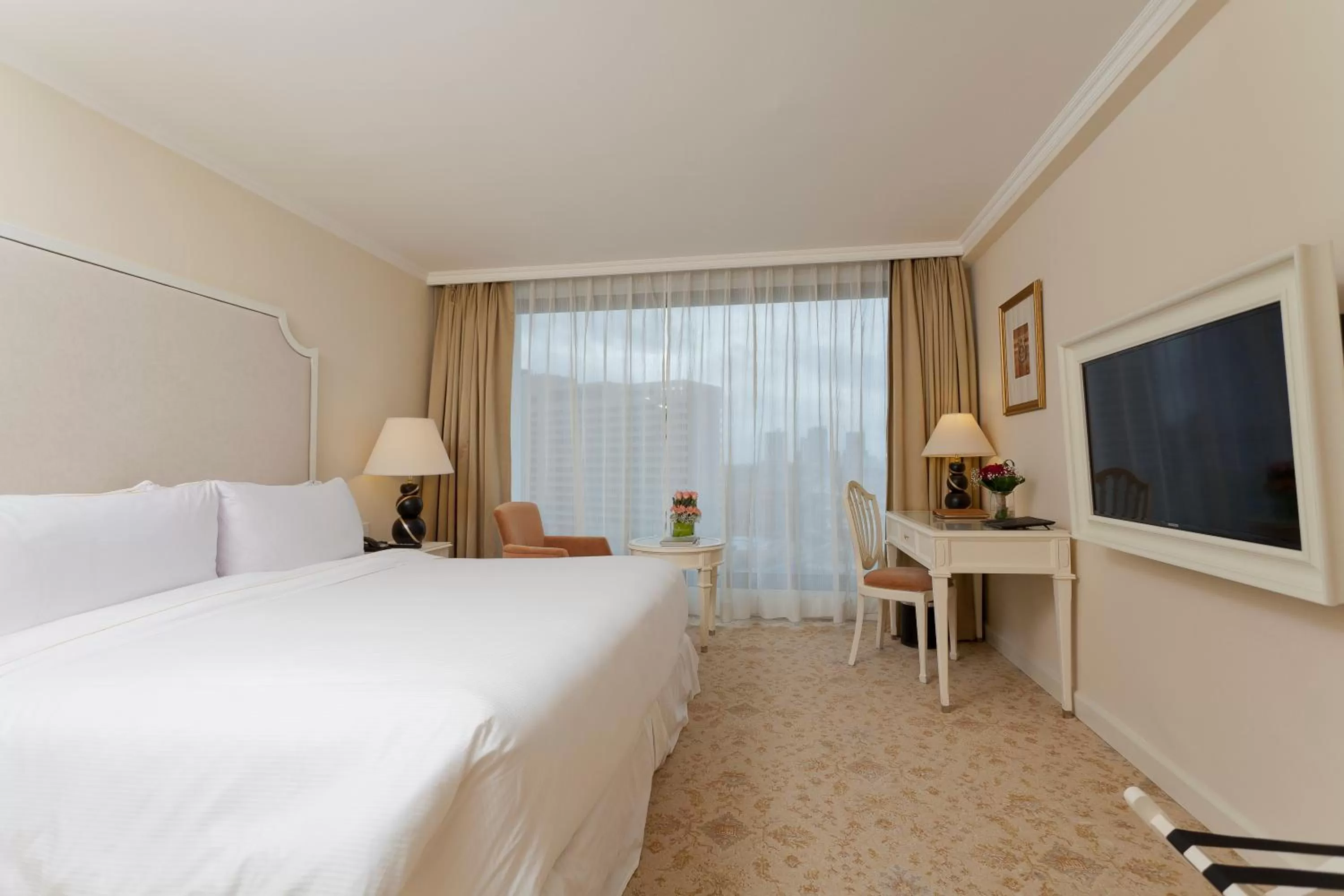 Executive Room with Club Lounge Access in The Kingsbury Colombo