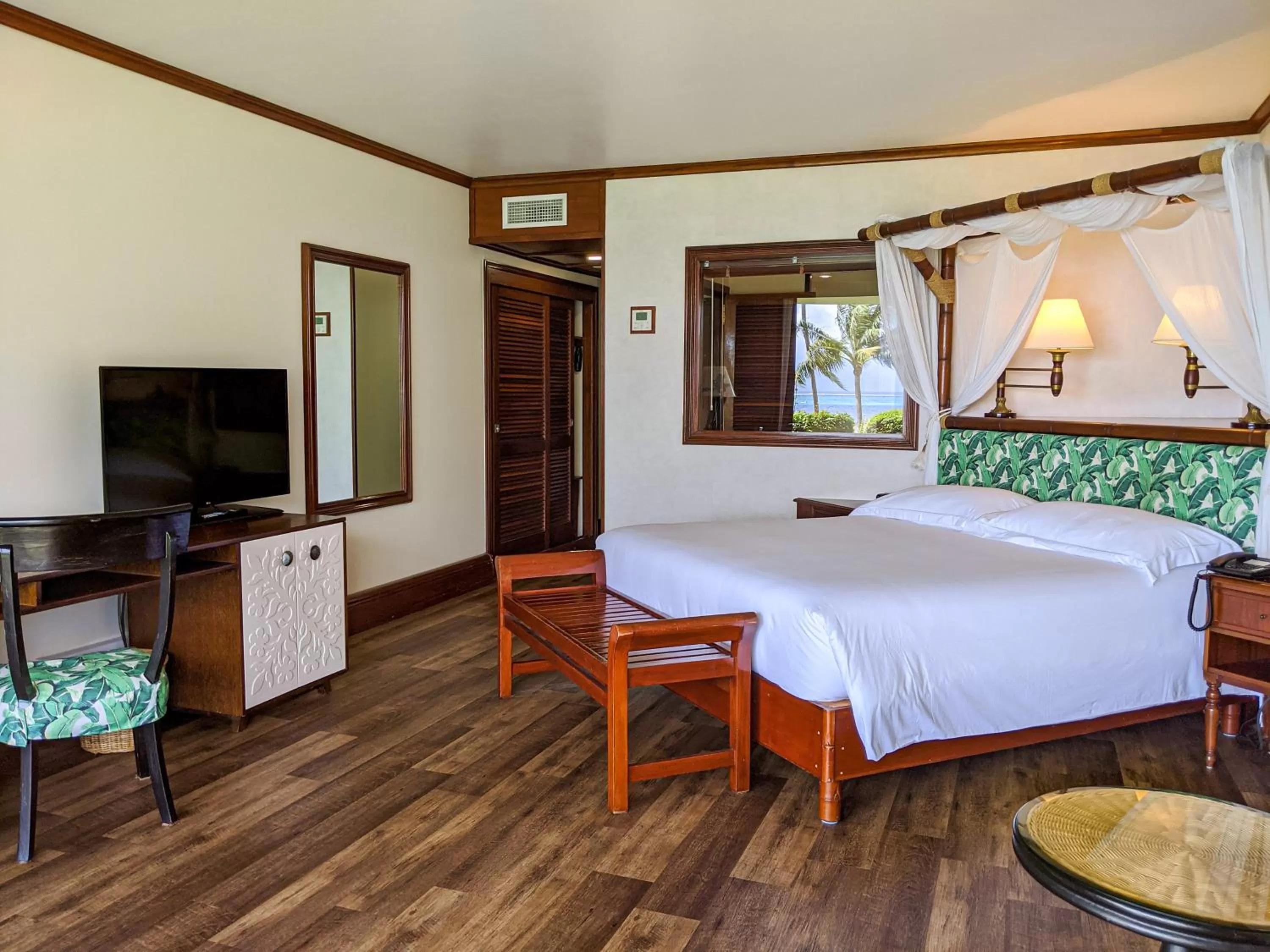 Premium King Room with Garden View in InterContinental Tahiti Resort & Spa by IHG