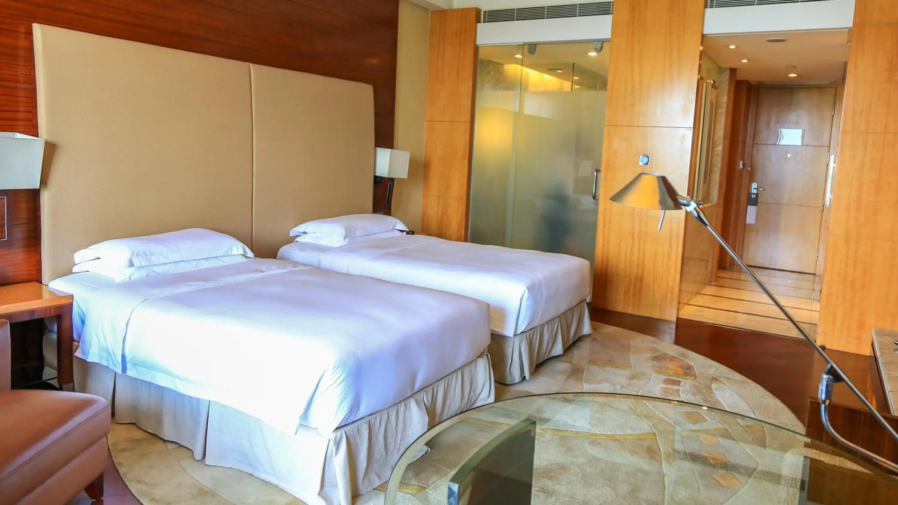 Twin Room with Lake View - Club Access in Hyatt Regency Dongguan