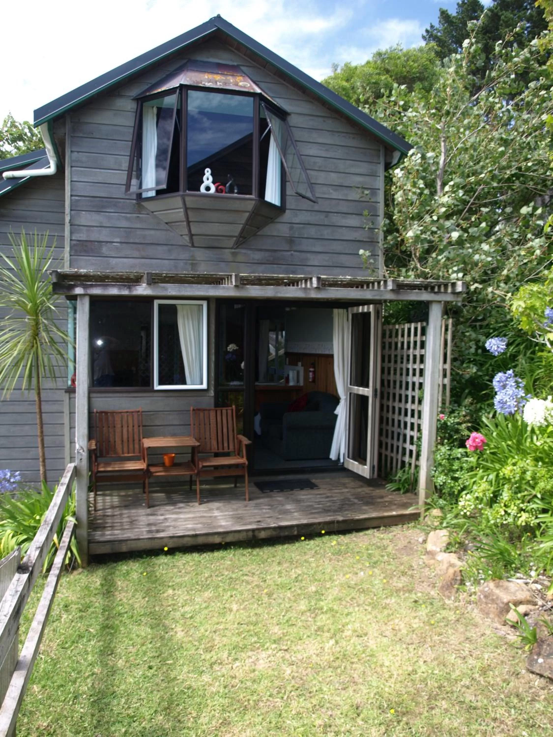 Manuka Chalet in Grafton Cottage & Chalets