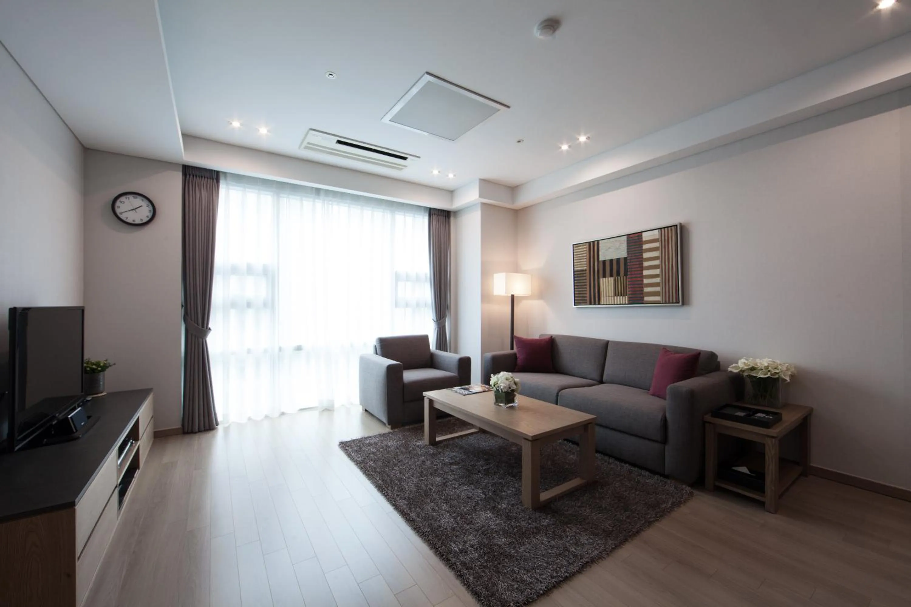 Deluxe Two-Bedroom Apartment in Fraser Place Central Seoul