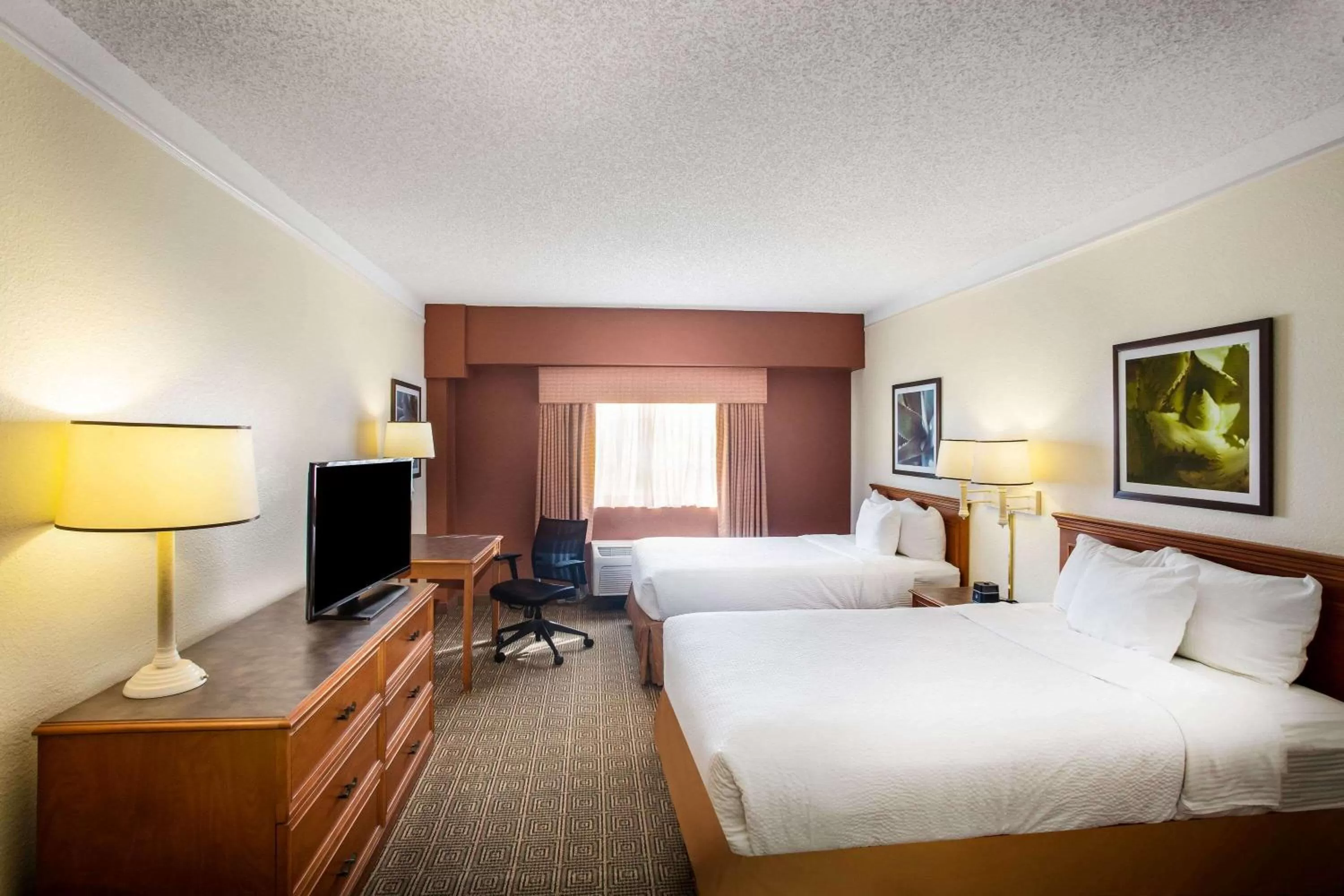 Two Double Beds in La Quinta Inn by Wyndham Austin Capitol / Downtown