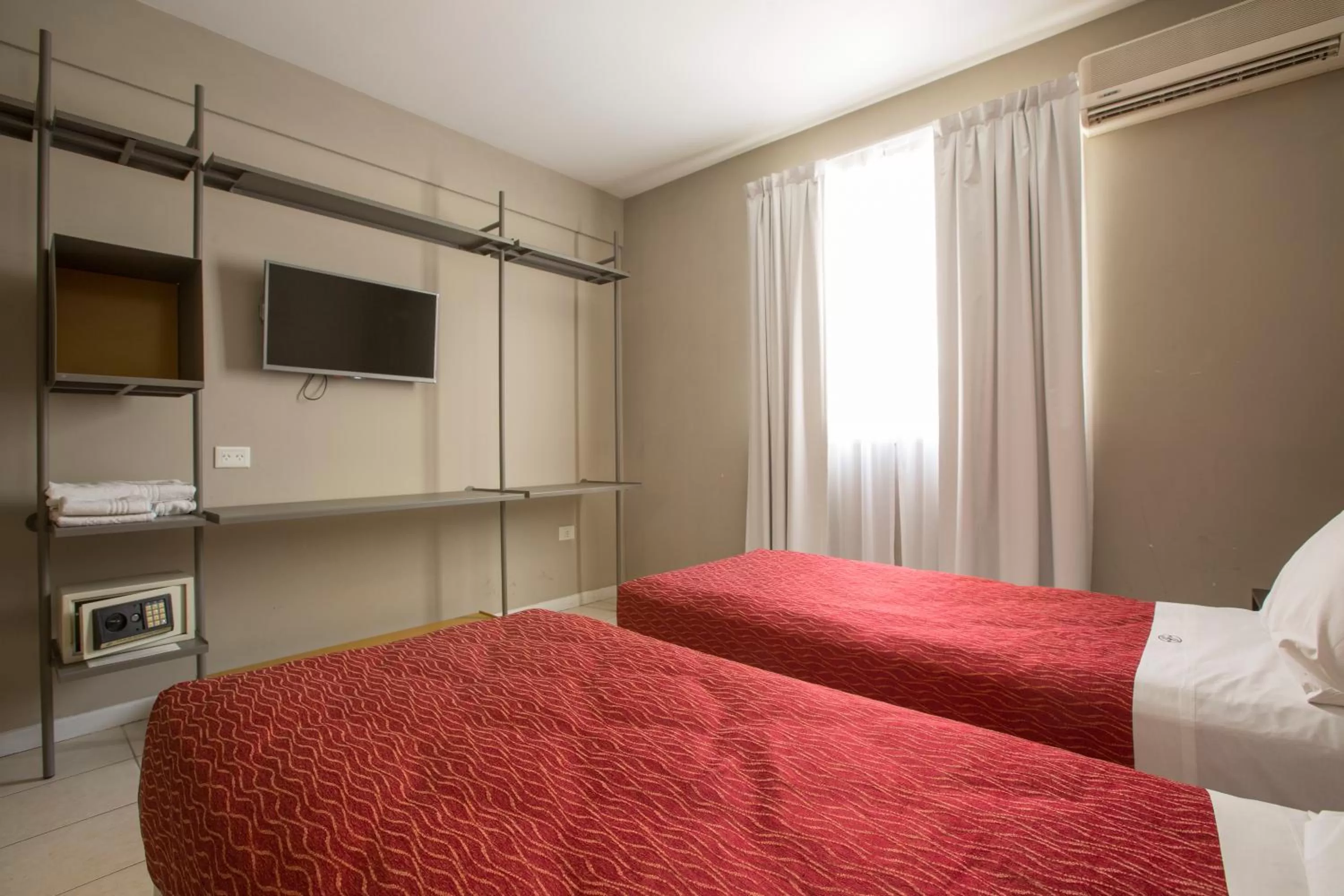 Deluxe Twin Room in Boutique Apartments Plaza Dorrego