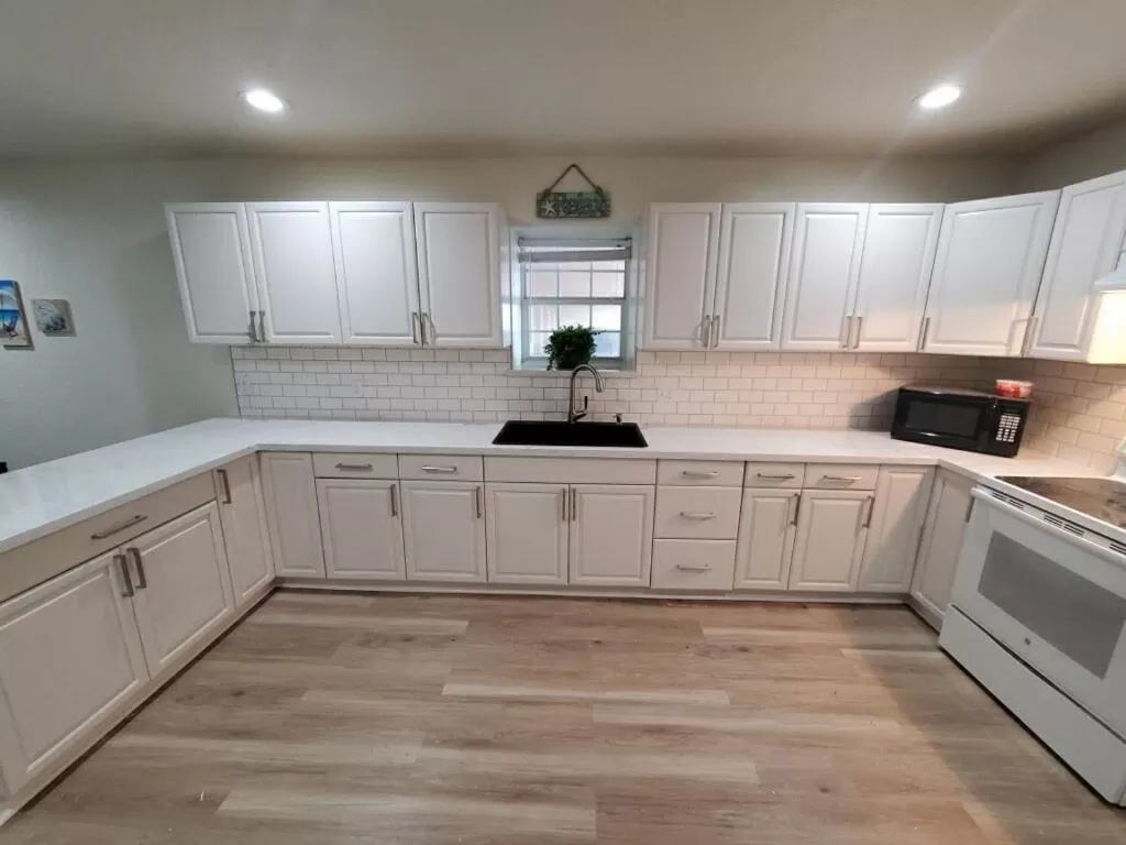 Three-Bedroom Suite in Hotel DeVille