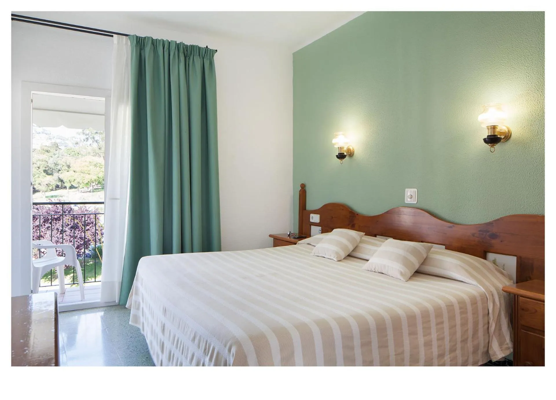 Double or Twin Room in Hotel Ninays