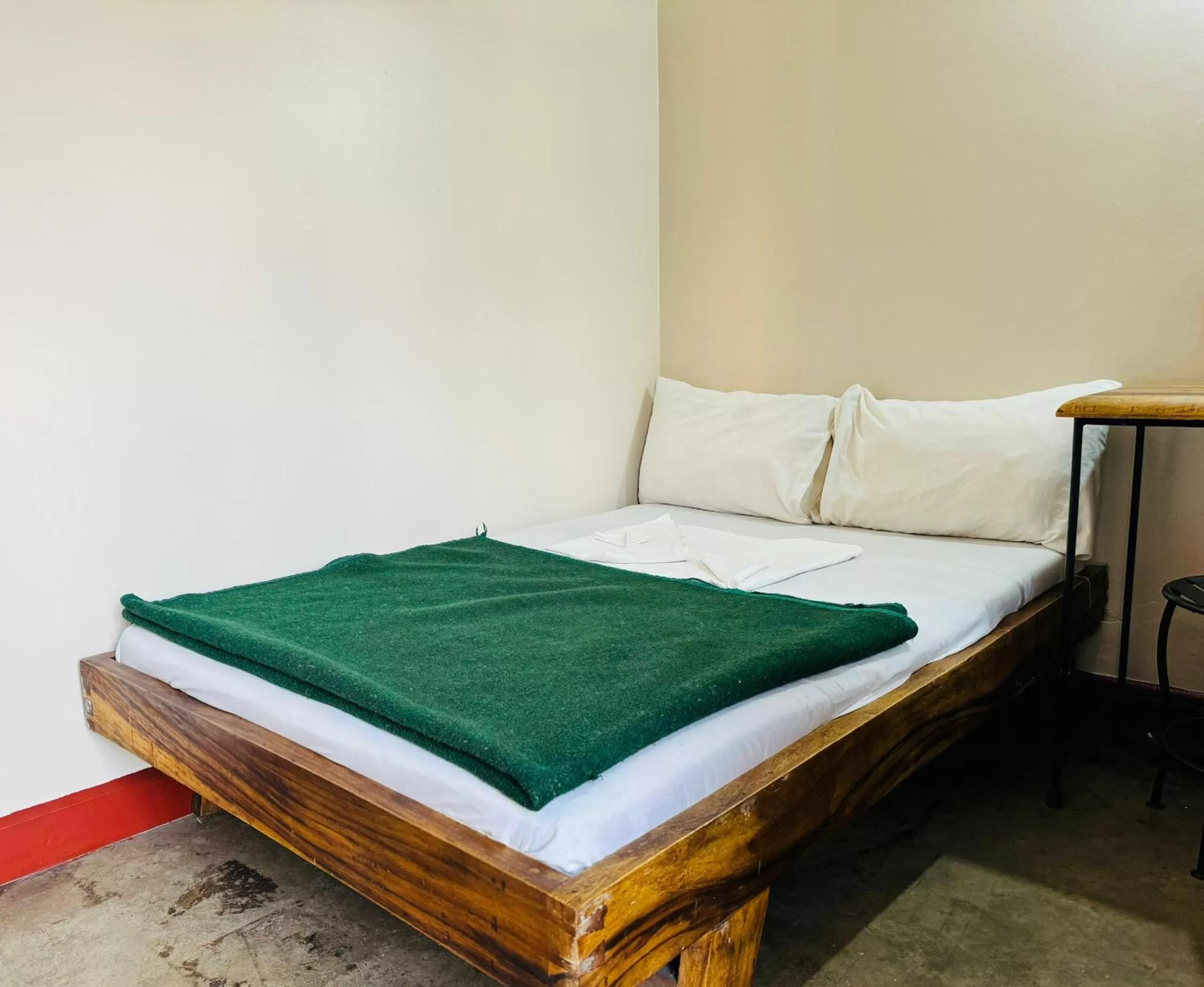 Standard Single Room with Shared Bathroom in Arusha Backpackers Hotel