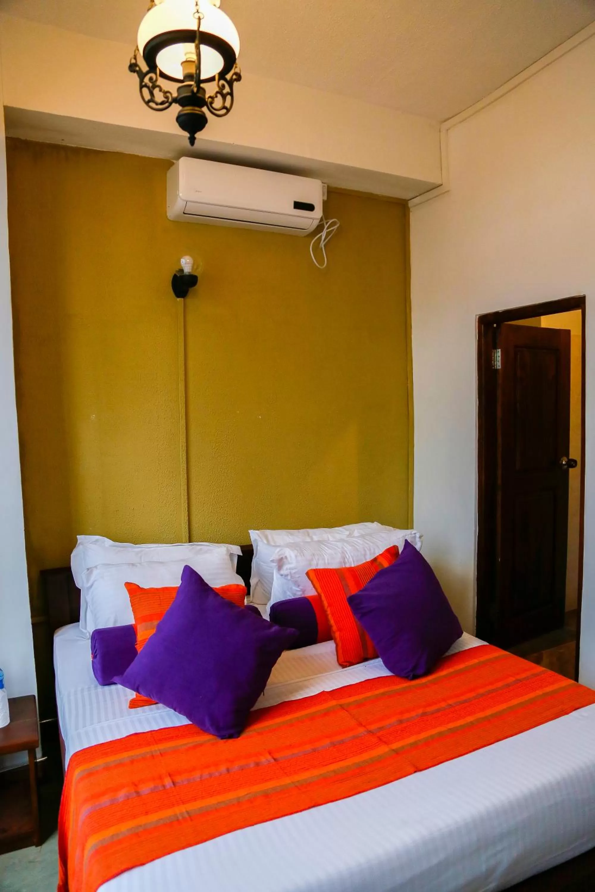 Triple Room with Early check-in / Late check-out on Availability with Free 1kg of laundry in Dumbara Peak Residence