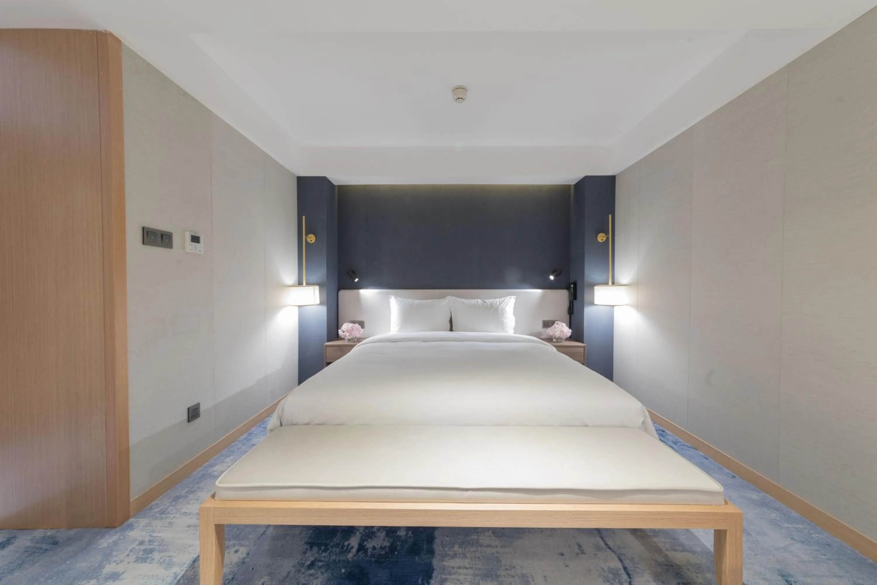King Suite in Holiday Inn Express Shanghai Jiading Center by IHG