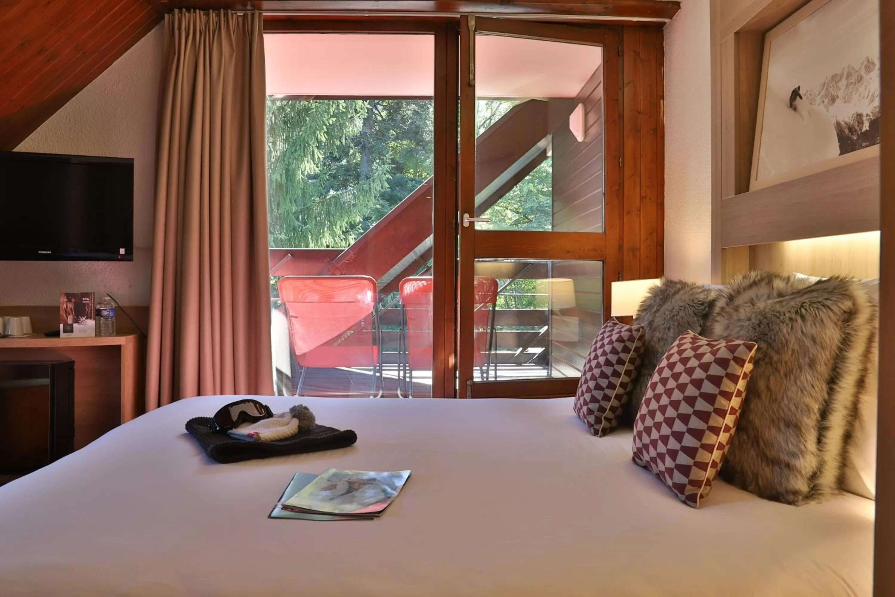 Double Room with Extra Bed in SOWELL HOTELS Mont Blanc et SPA