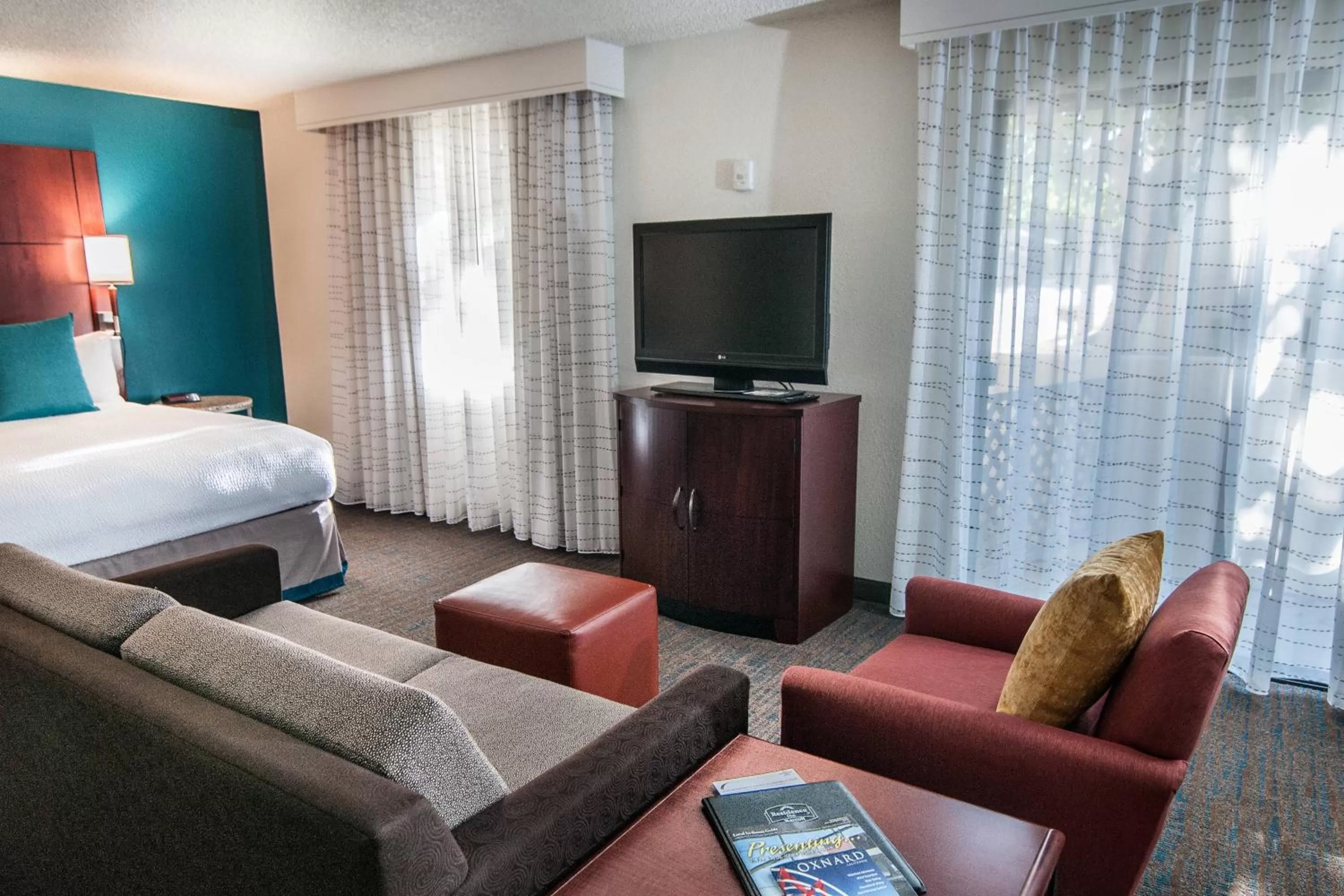 King Studio with Sofa Bed and Roll-in Shower - Mobility Accessible in Staybridge Suites Oxnard - River Ridge by IHG