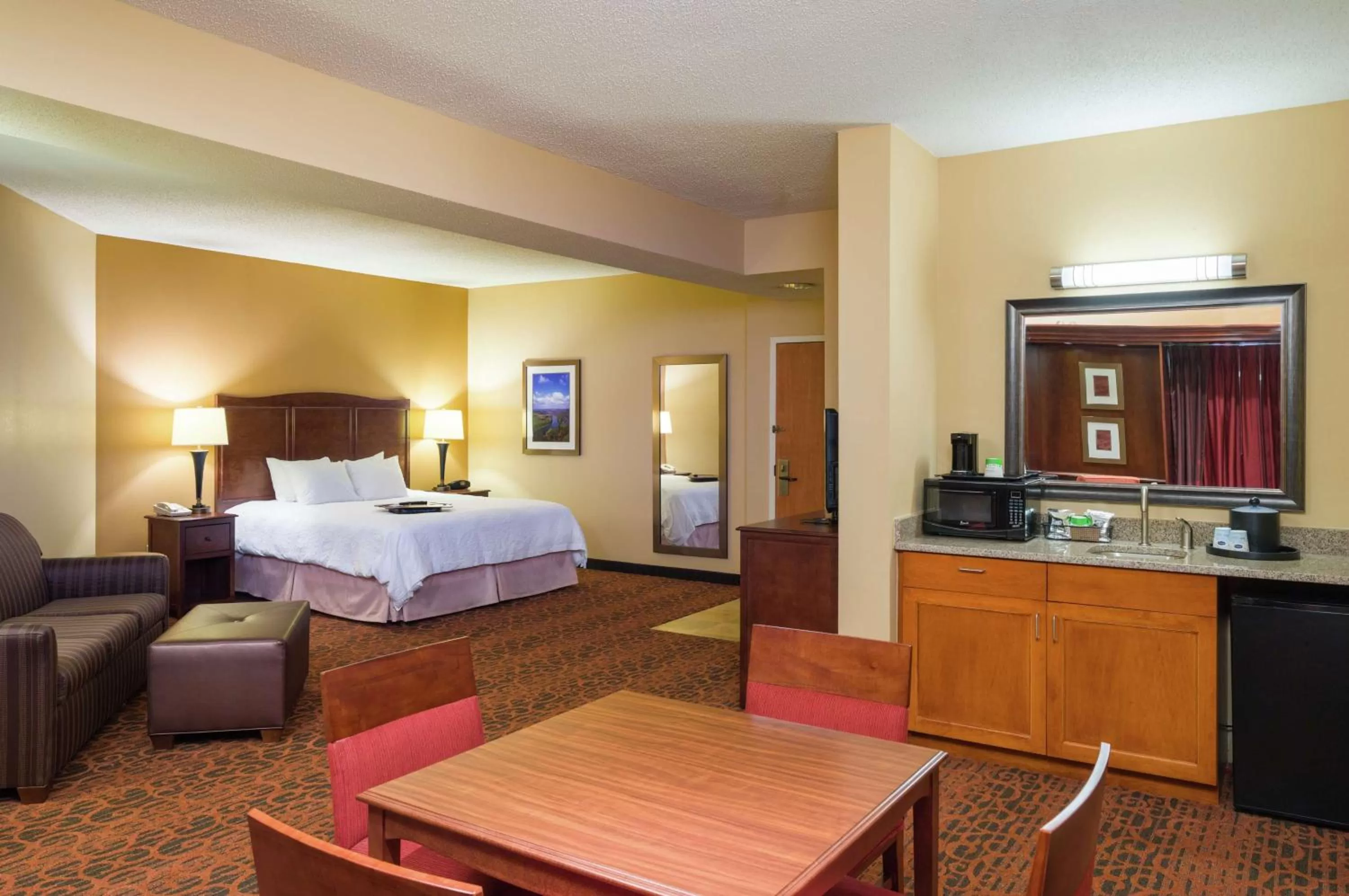 King Room with Kitchenette - Non-Smoking in Hampton Inn Selinsgrove/Shamokin Dam