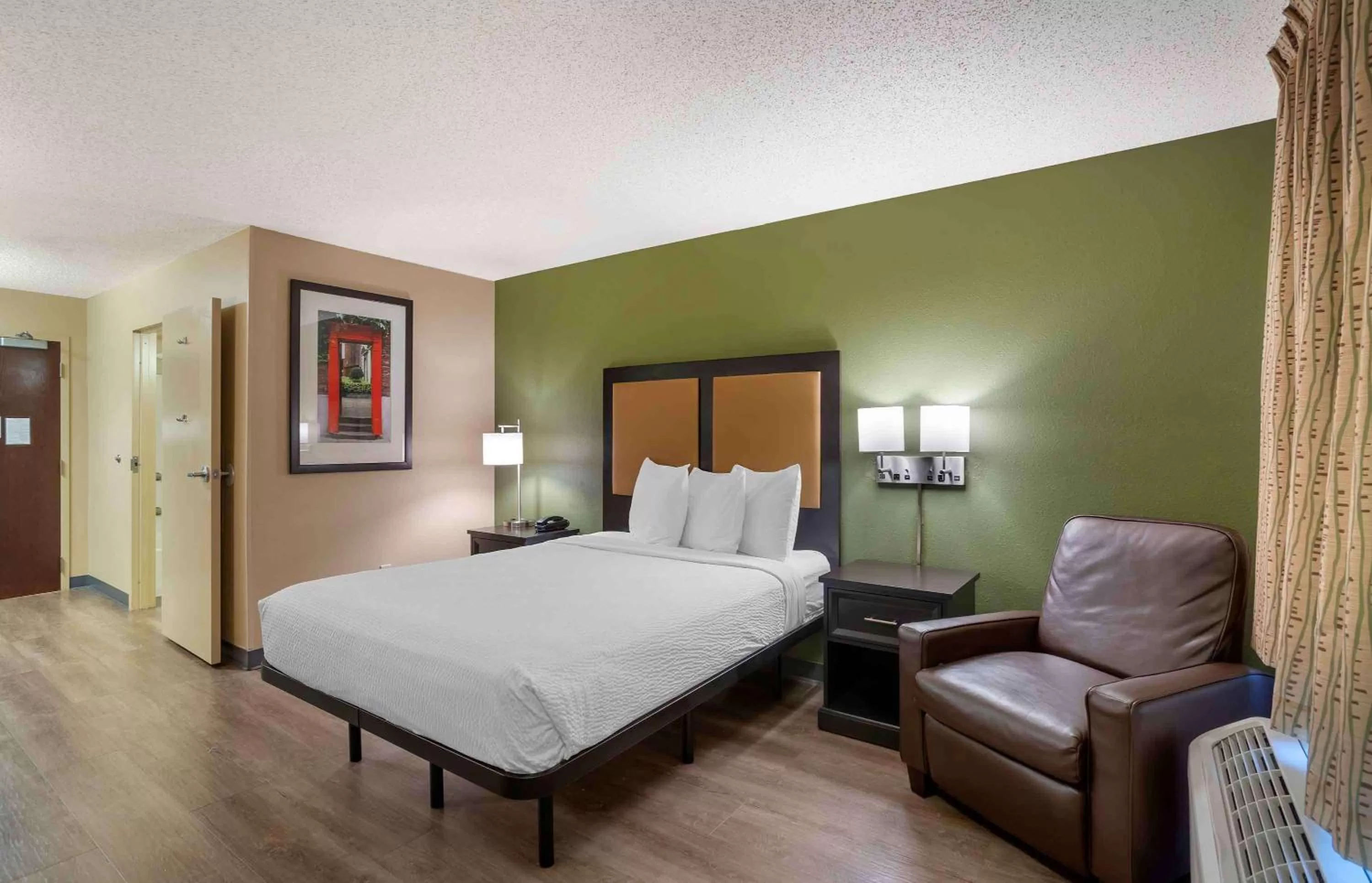 Queen studio with 1 Queen Bed - Disability Access/Non-Smoking in Extended Stay America Select Suites - Springfield - South