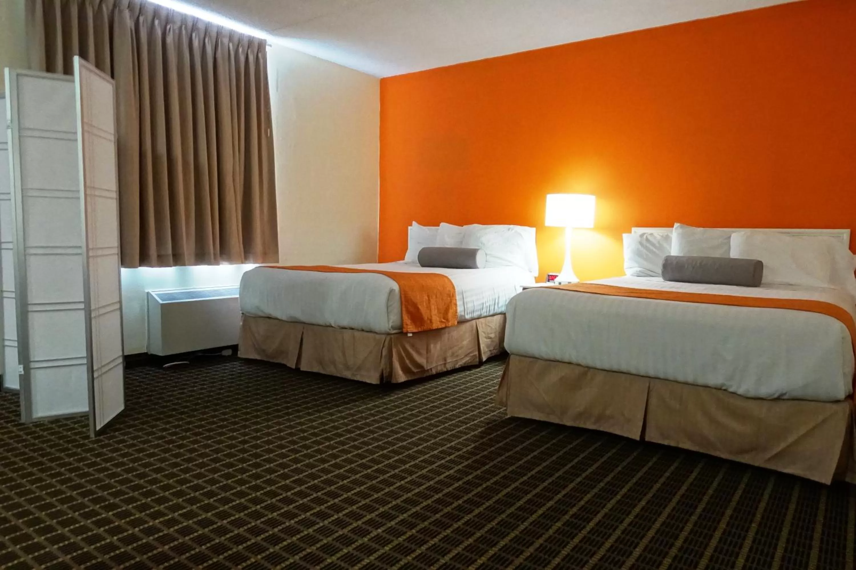 Studio Suite with Two Queen Beds - Non-Smoking in Howard Johnson by Wyndham Tillsonburg