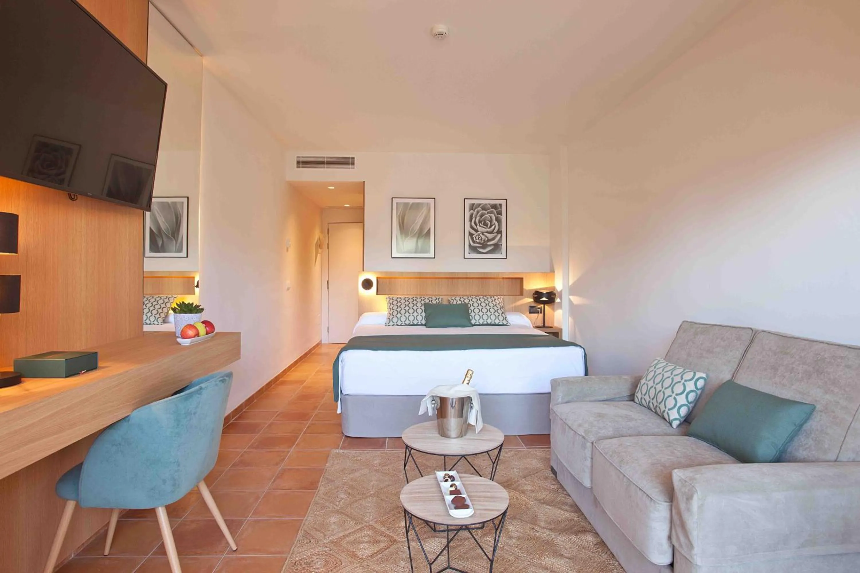 Superior Room with Spa Access in Mon Port Hotel & Spa