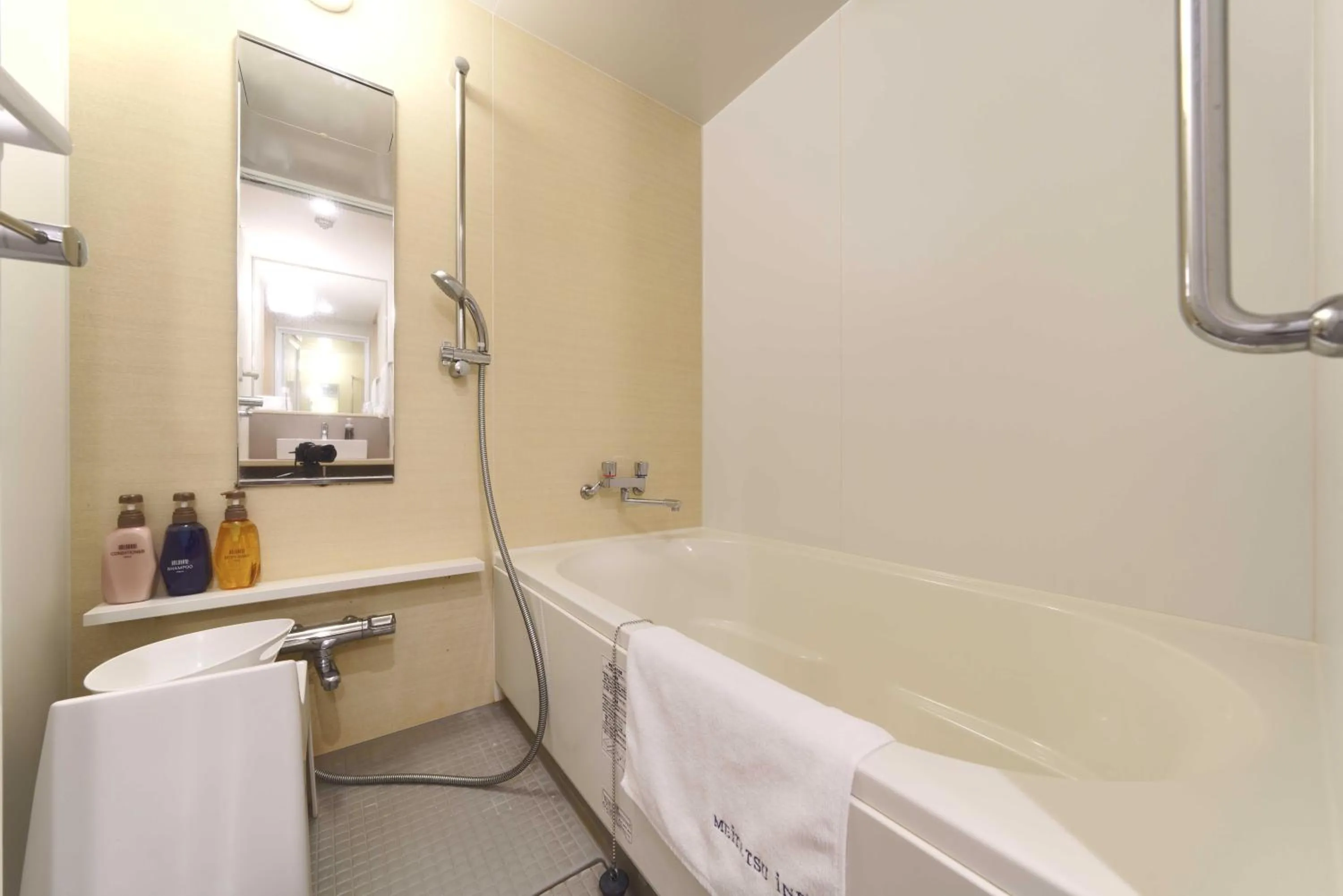 Twin Room - Smoking in Meitetsu Inn Hamamatsucho