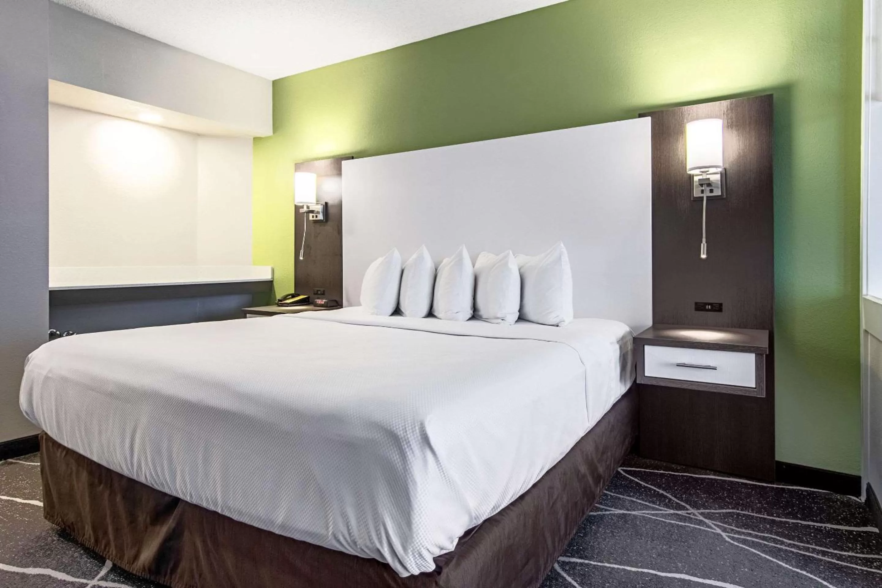 King Room with Roll-In and Transfer Shower  - Accessible/Non-Smoking in Clarion Inn Willow River