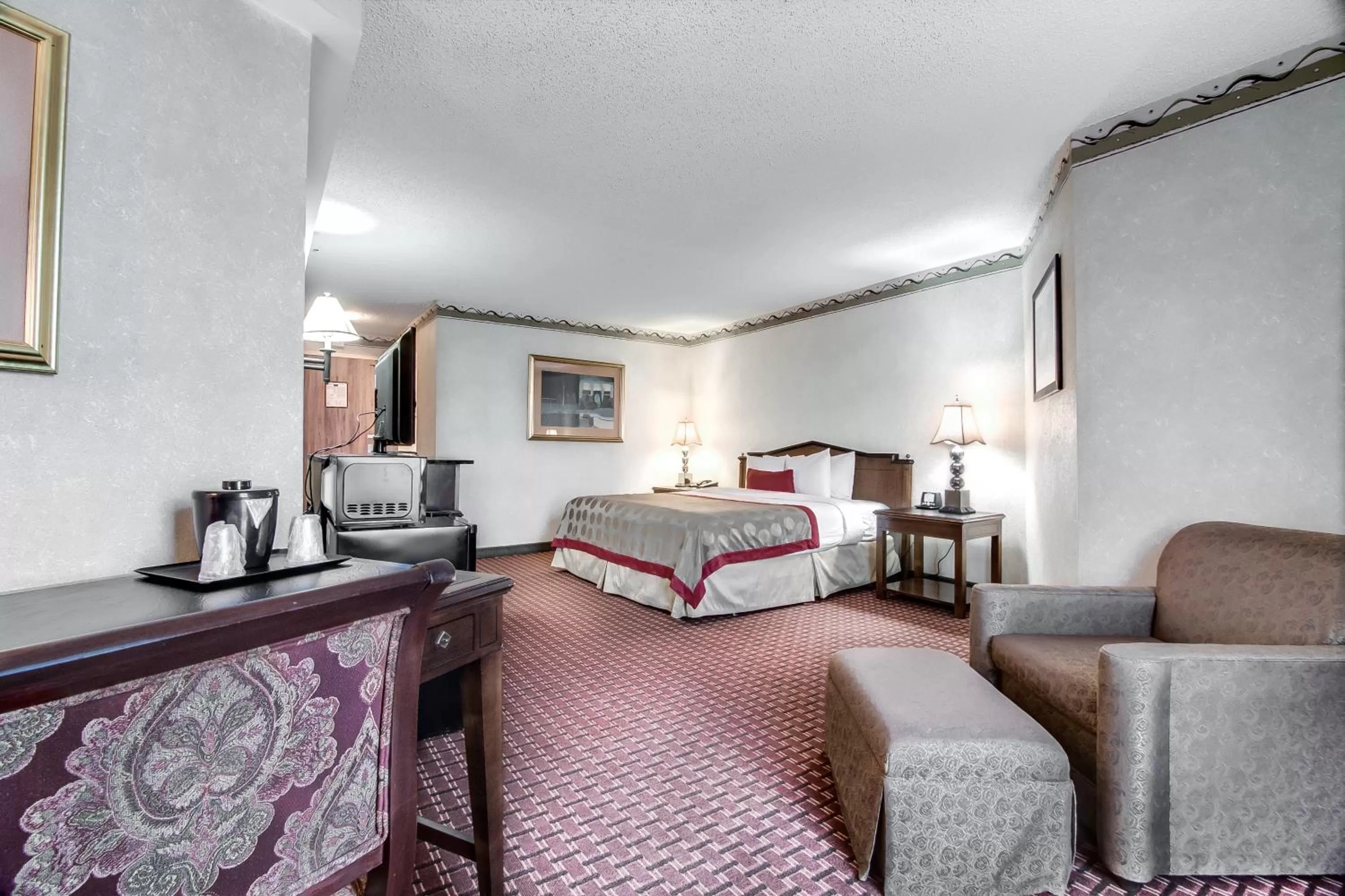 King Room - Disability Access/Non-Smoking in Ramada Plaza by Wyndham Atlanta Airport
