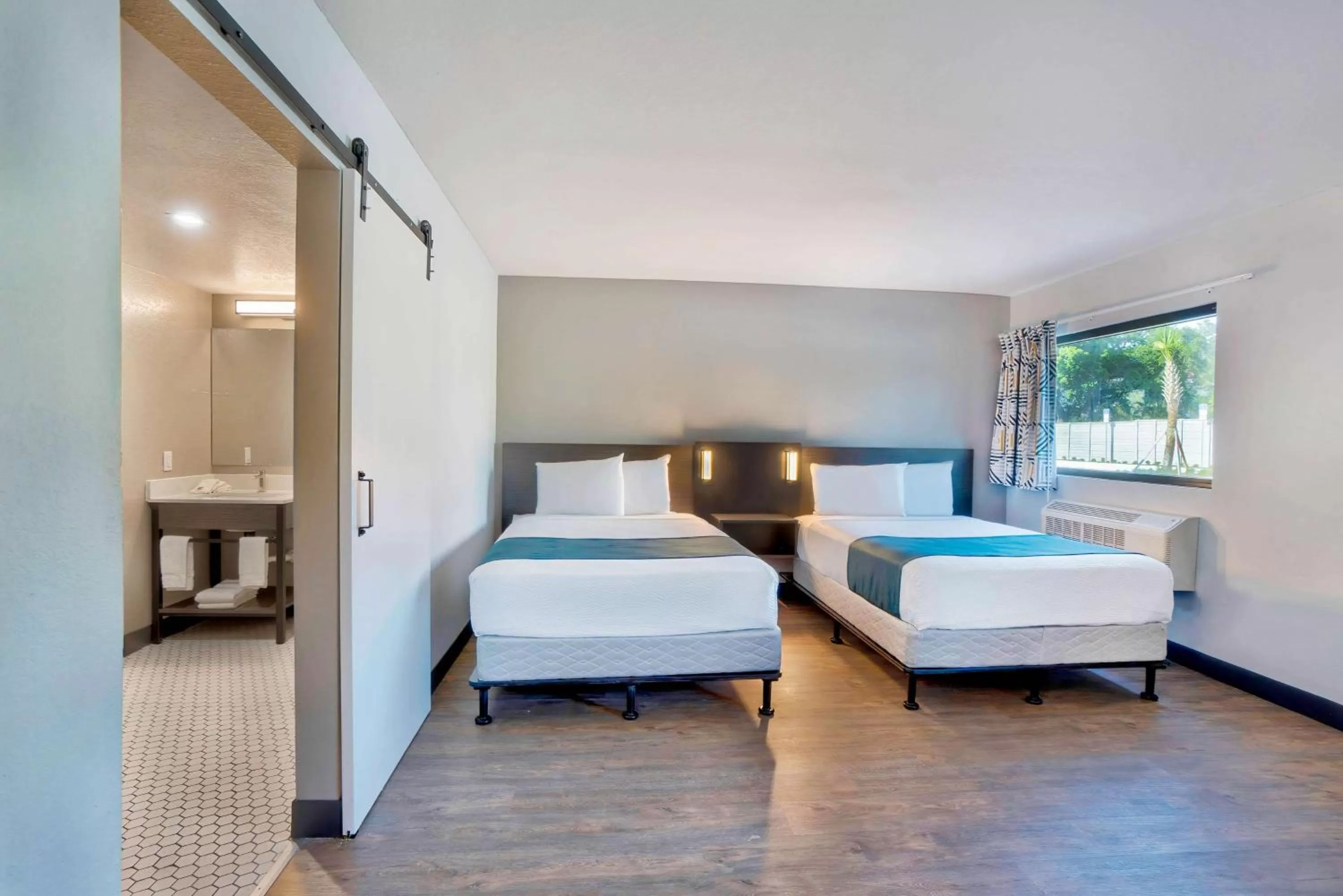 Quadruple Room - Disability Access - Non-Smoking in Motel 6-Fort Lauderdale, FL