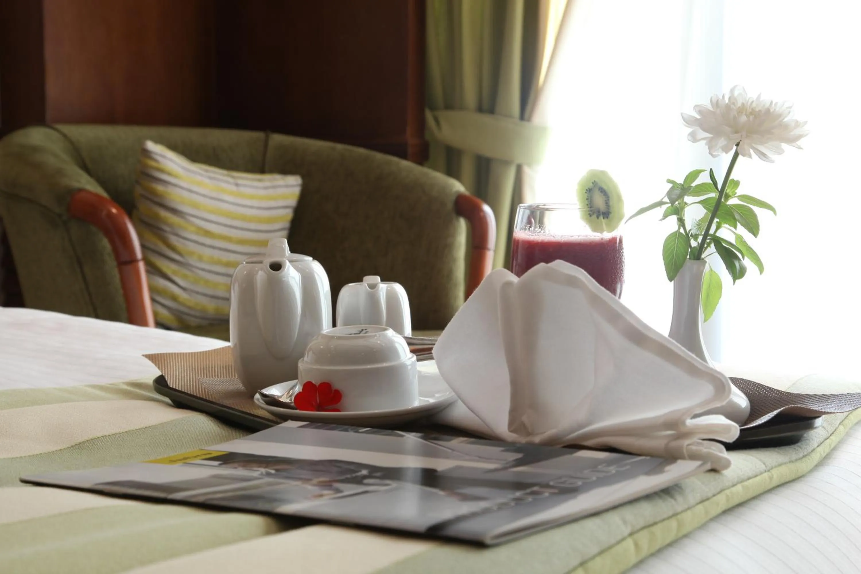 Twin Room with Extra Bed - single occupancy in Helnan Landmark Hotel