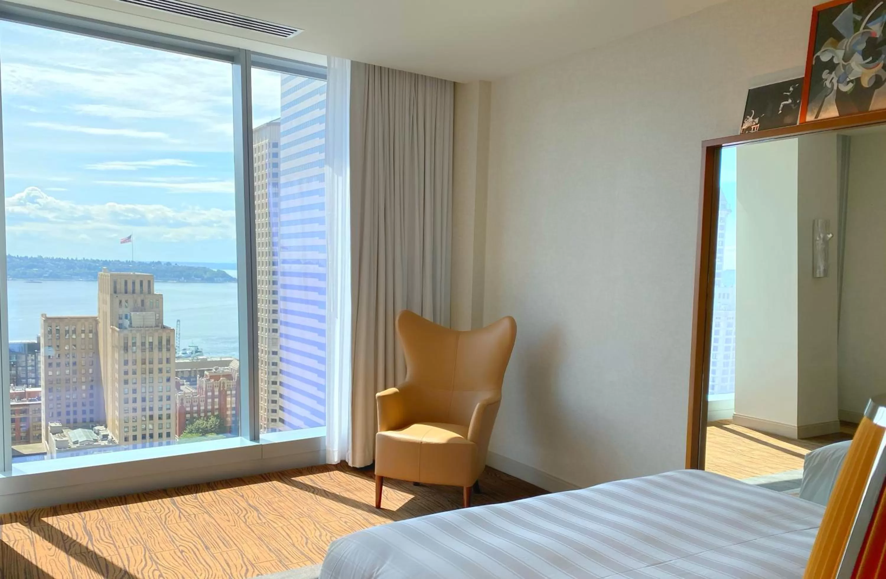 Standard King with Bay View in Lotte Hotel Seattle