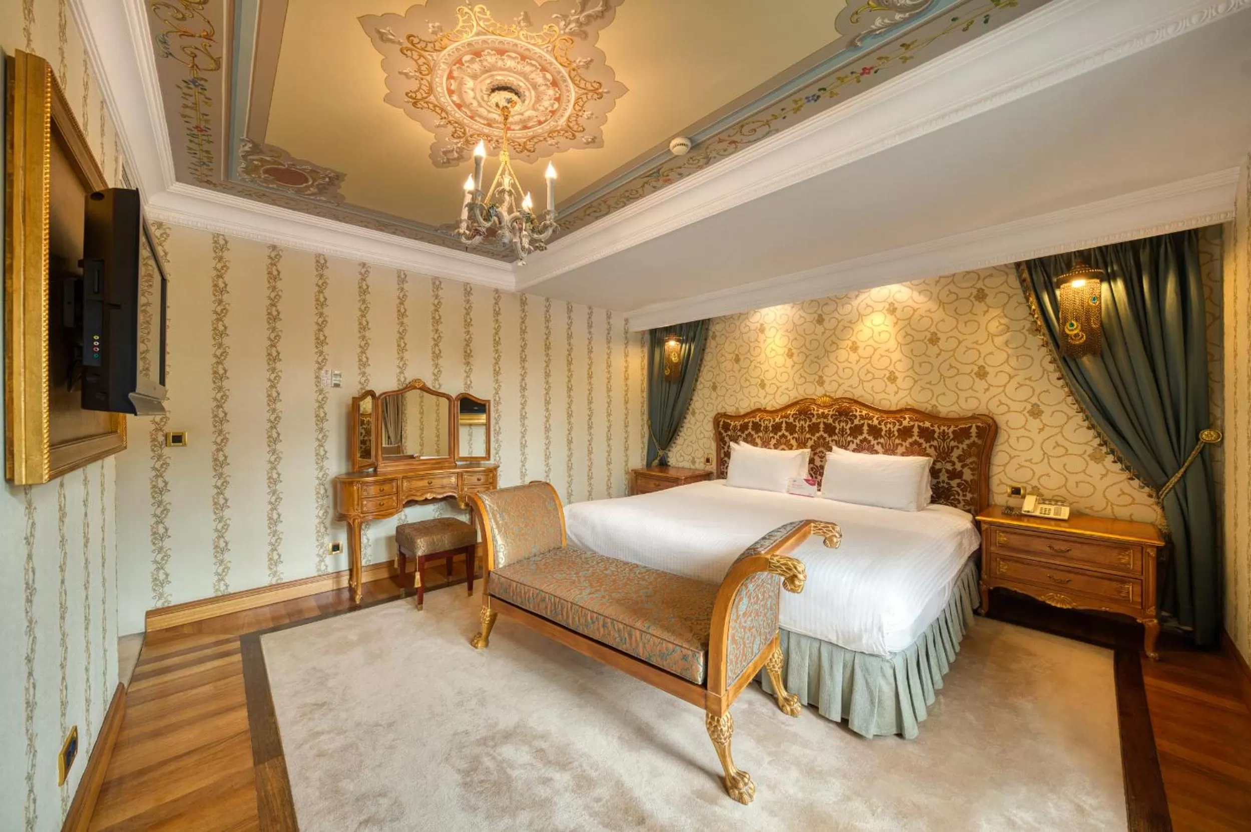 One-Bedroom Suite with King Bed - Non-Smoking in Crowne Plaza Istanbul - Old City by IHG