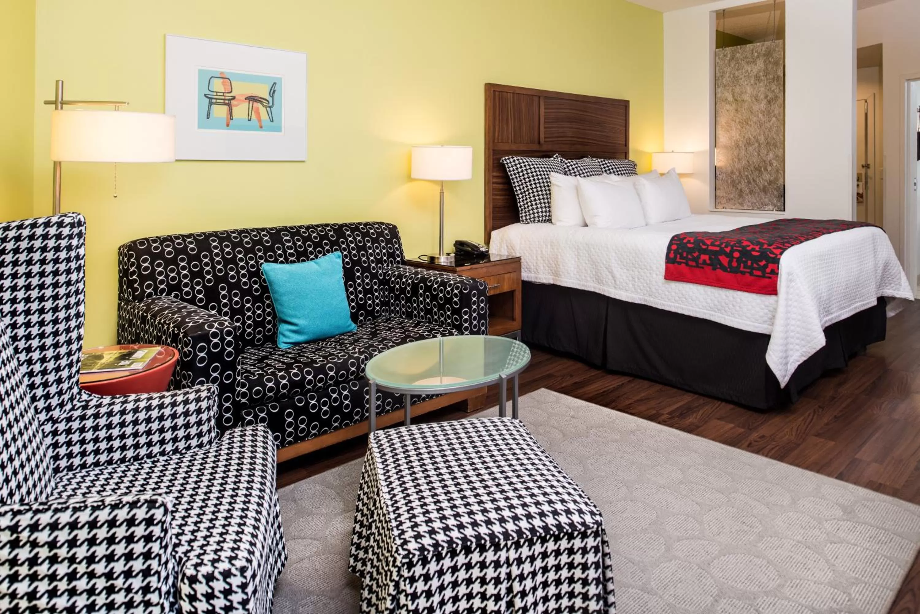 Premium King Room with Sofa Bed in Hotel Indigo Columbus Architectural Center by IHG