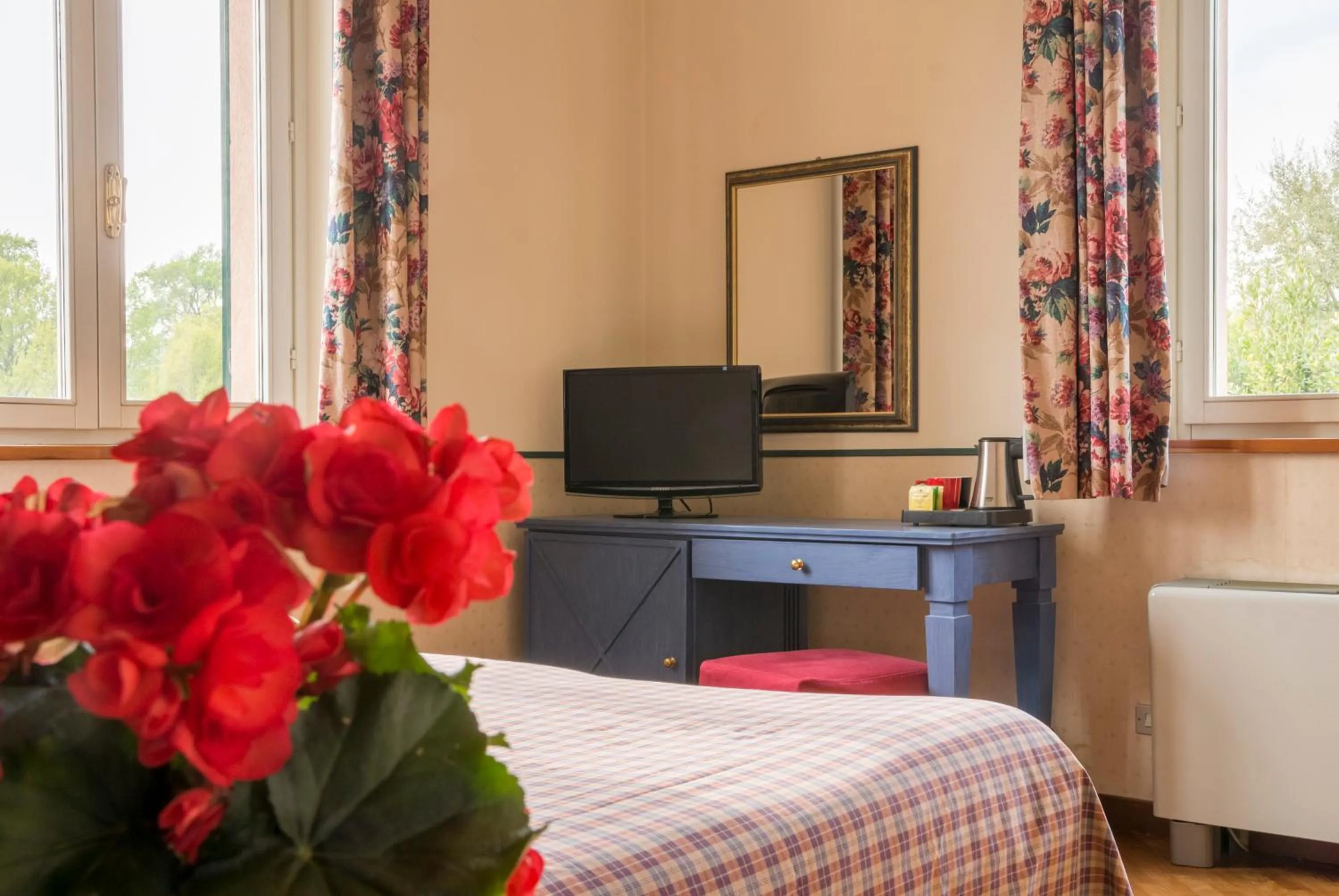 Double Room with Extra Bed in Hostellerie Du Golf