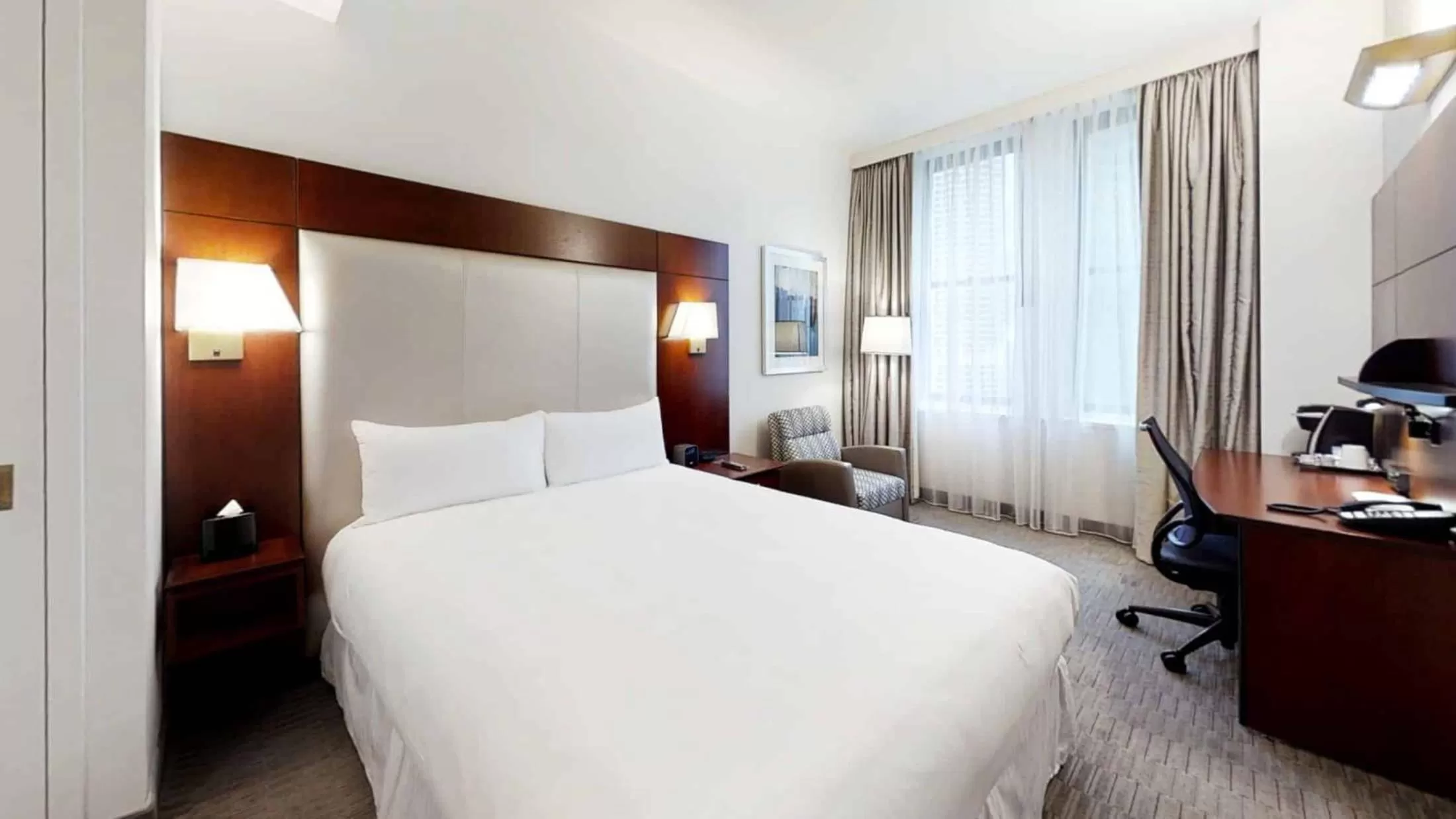 Standard Queen Room in Club Quarters Hotel Wacker at Michigan, Chicago