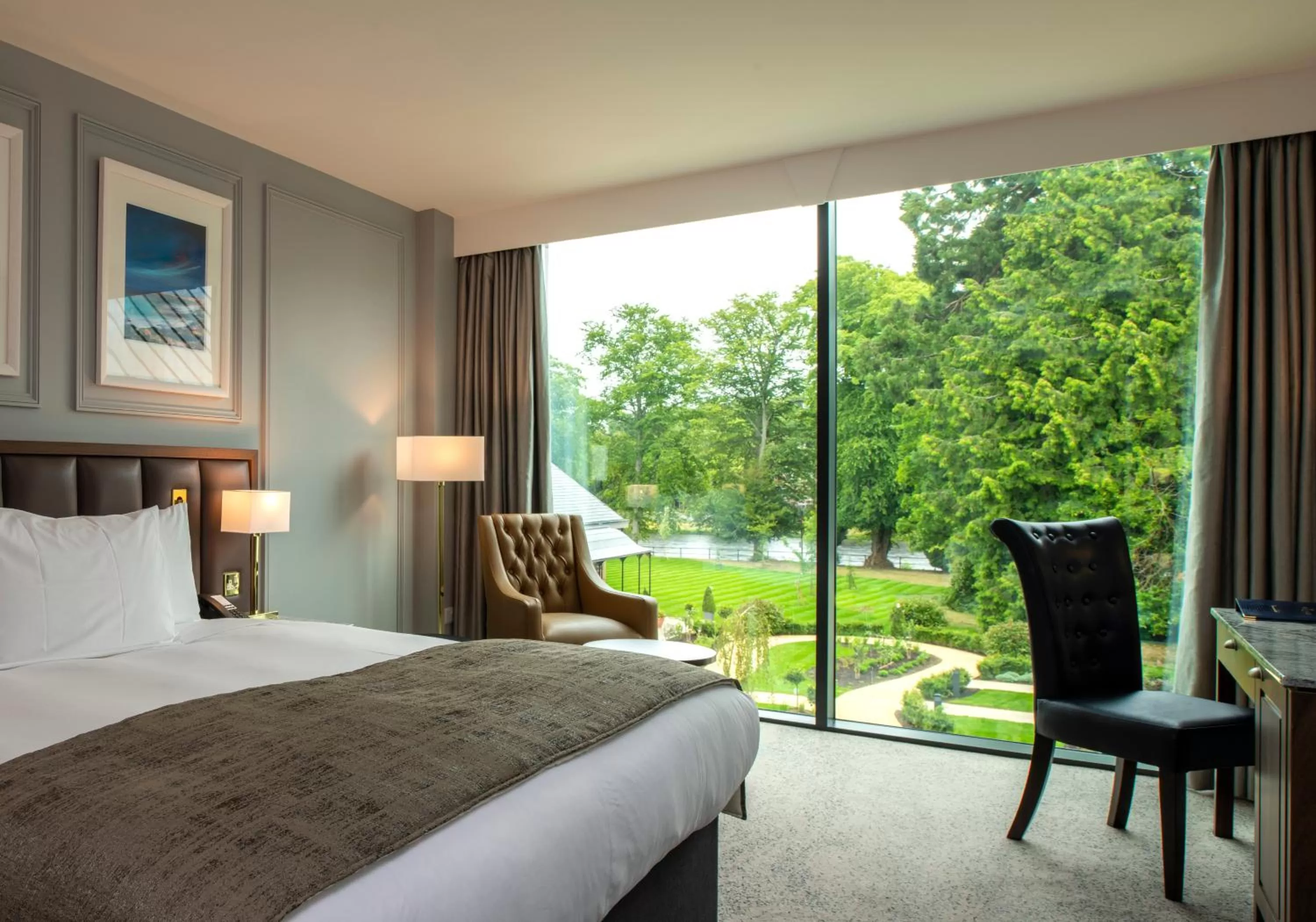 Executive King Room with River View - Converts to Twin Beds in Ness Walk