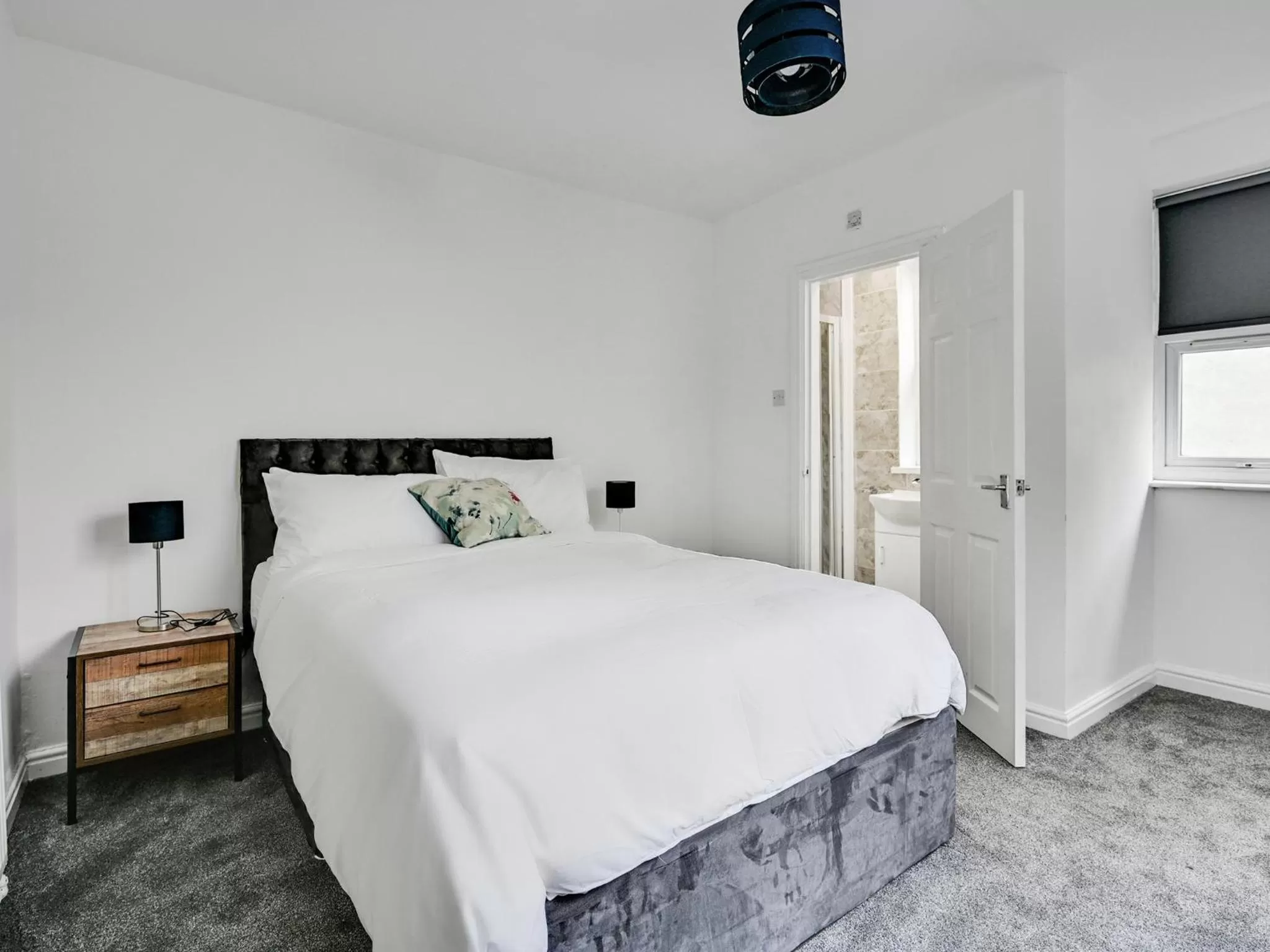 Standard Double Room in Albert View Rooms