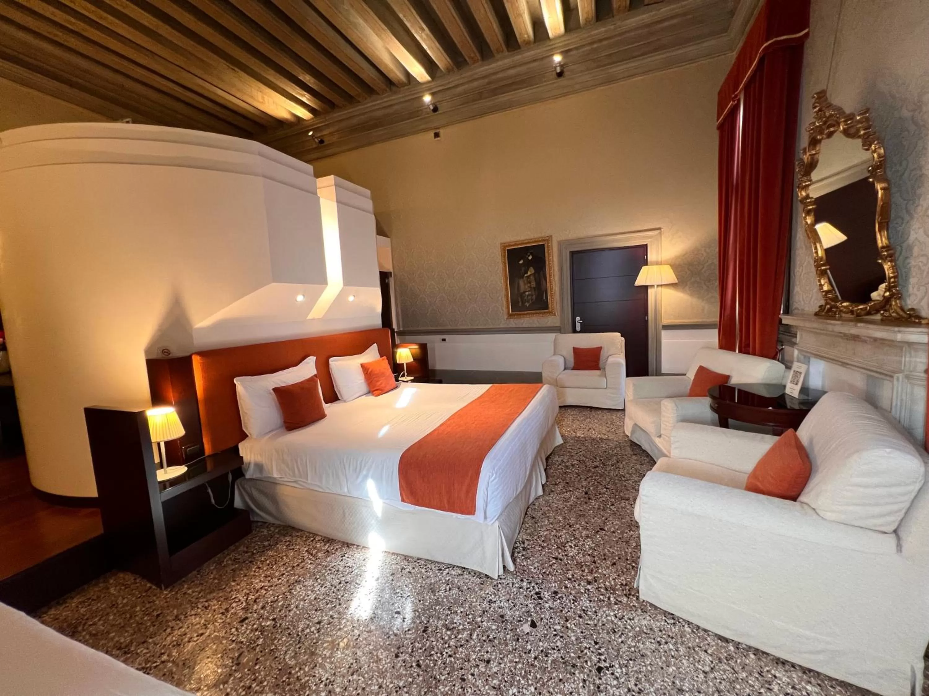 Junior Suite in Ruzzini Palace Hotel