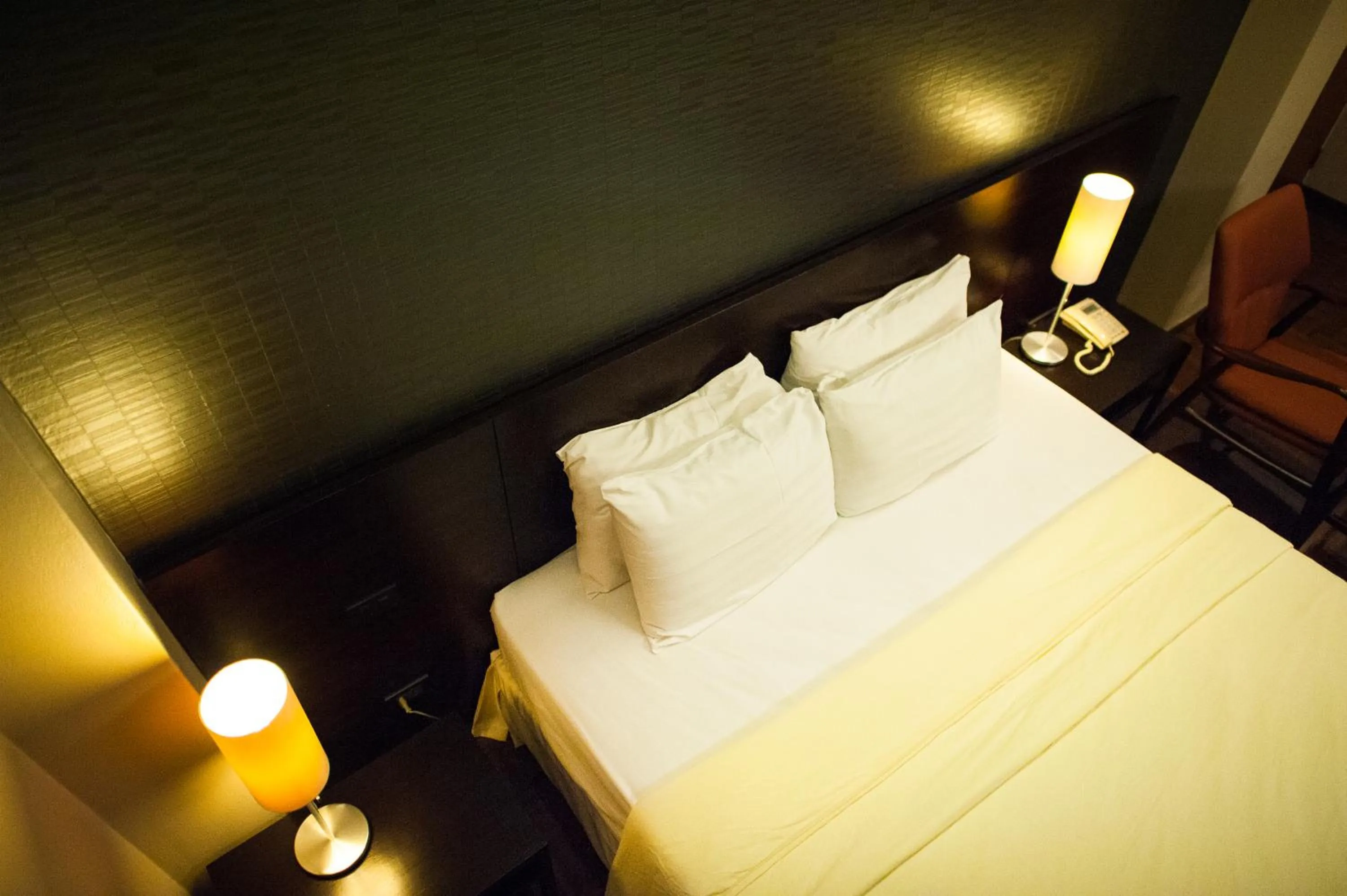 Superior King Room in Baansilom Soi 3