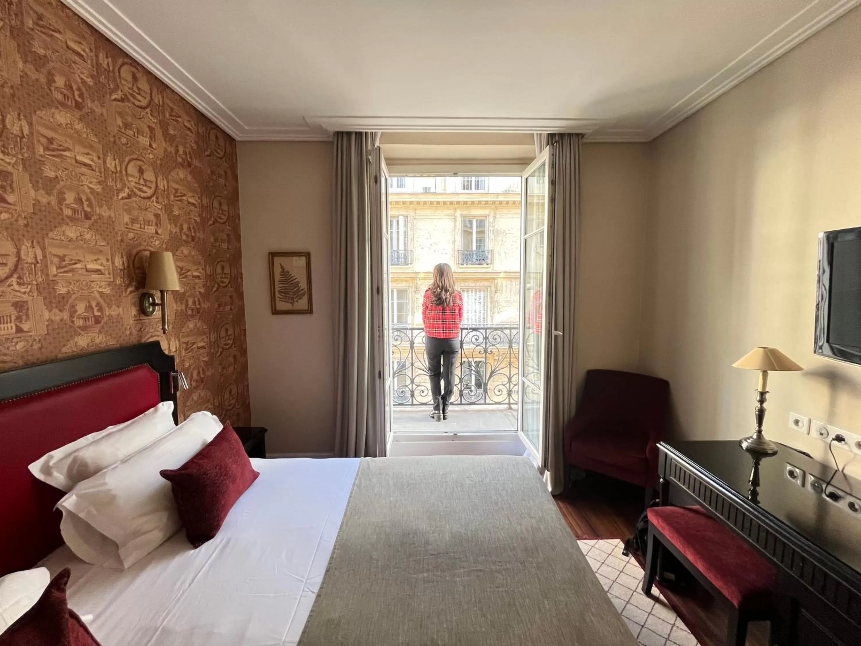 Superior Double Room with Balcony in Hôtel Serotel Lutèce