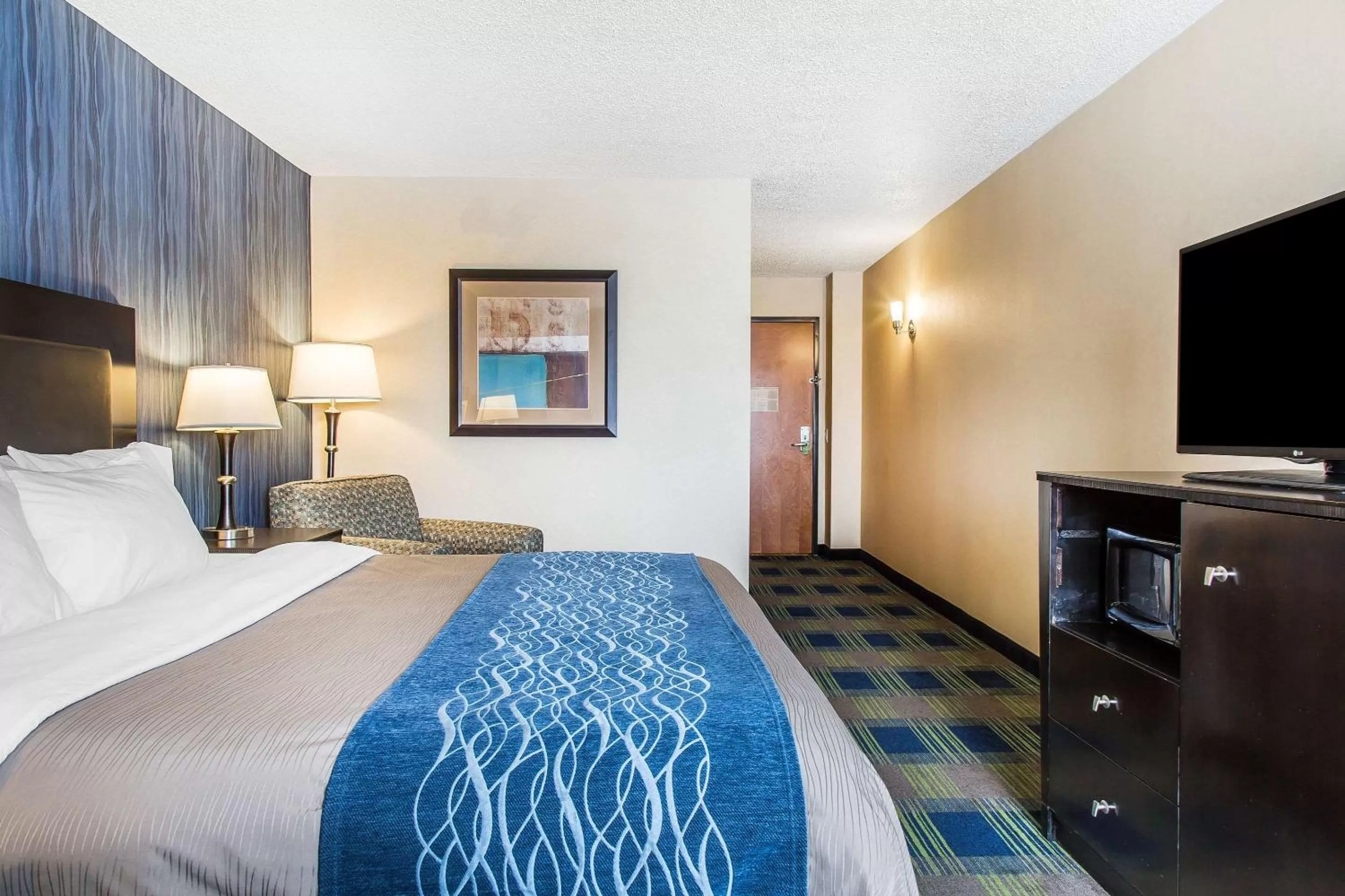 King Room - Accessible/Non-Smoking in Comfort Inn & Suites Meriden East
