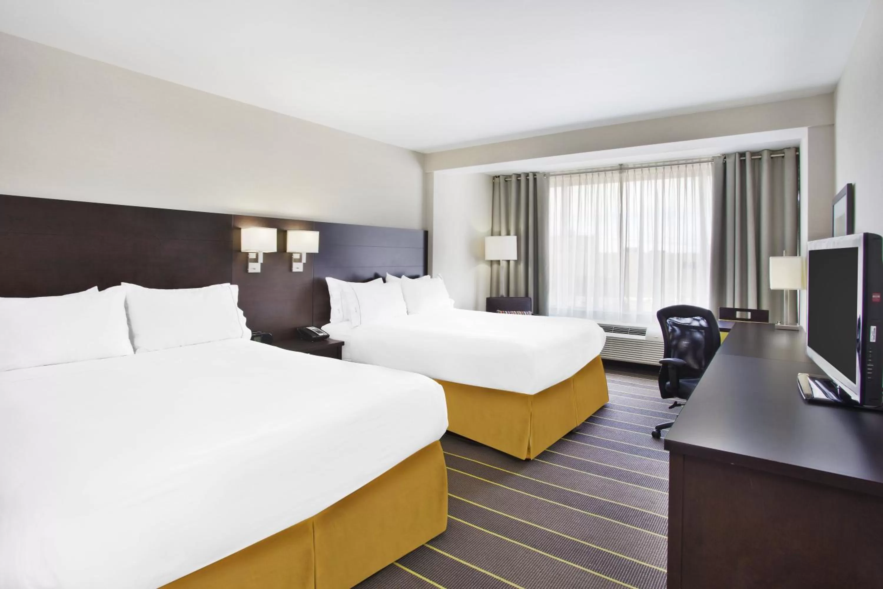 Queen Room with Two Queen Beds in Holiday Inn Express - Sault Ste. Marie, an IHG Hotel