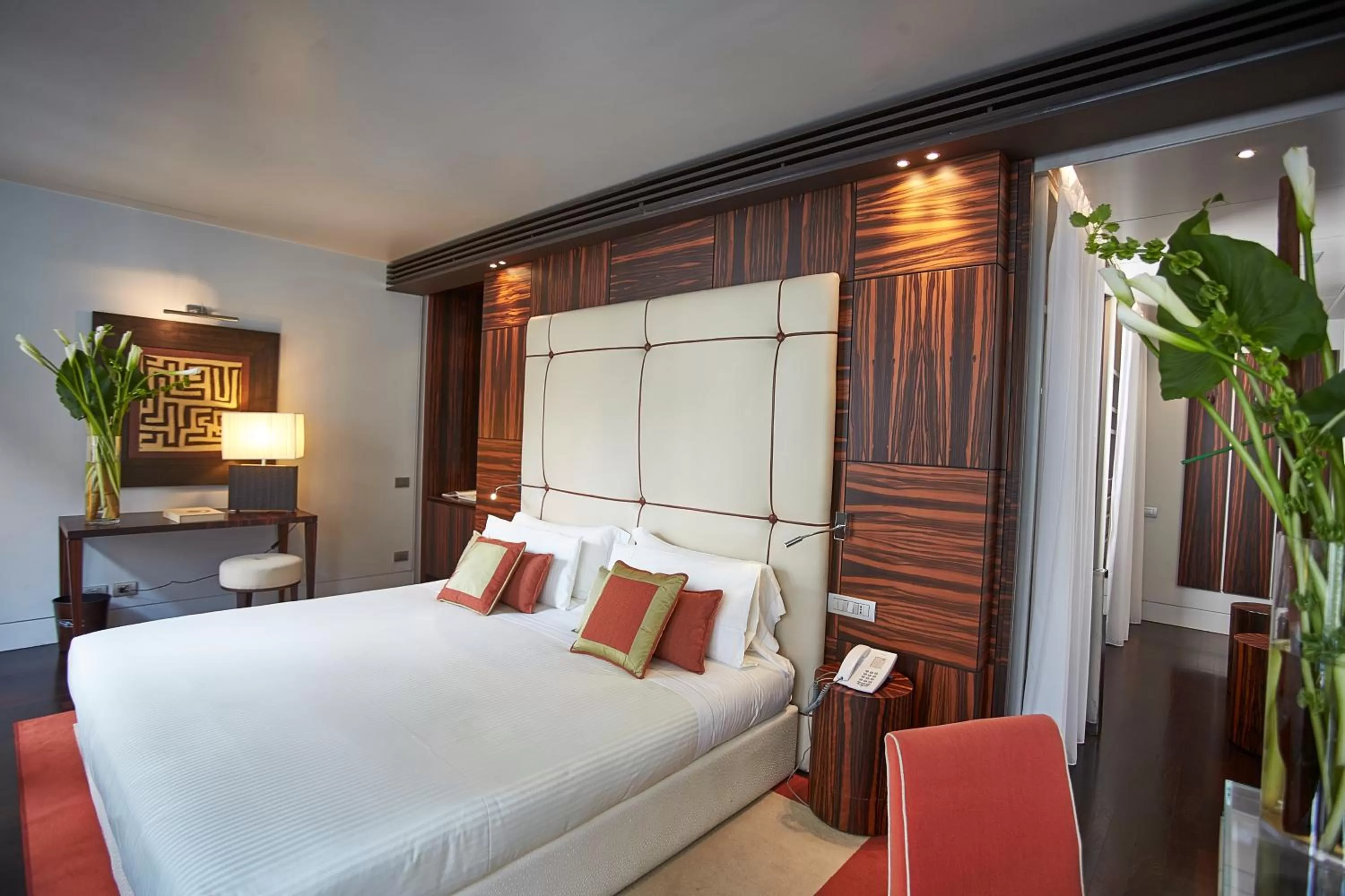 Deluxe Double Room with Gallery View in Sina The Gray