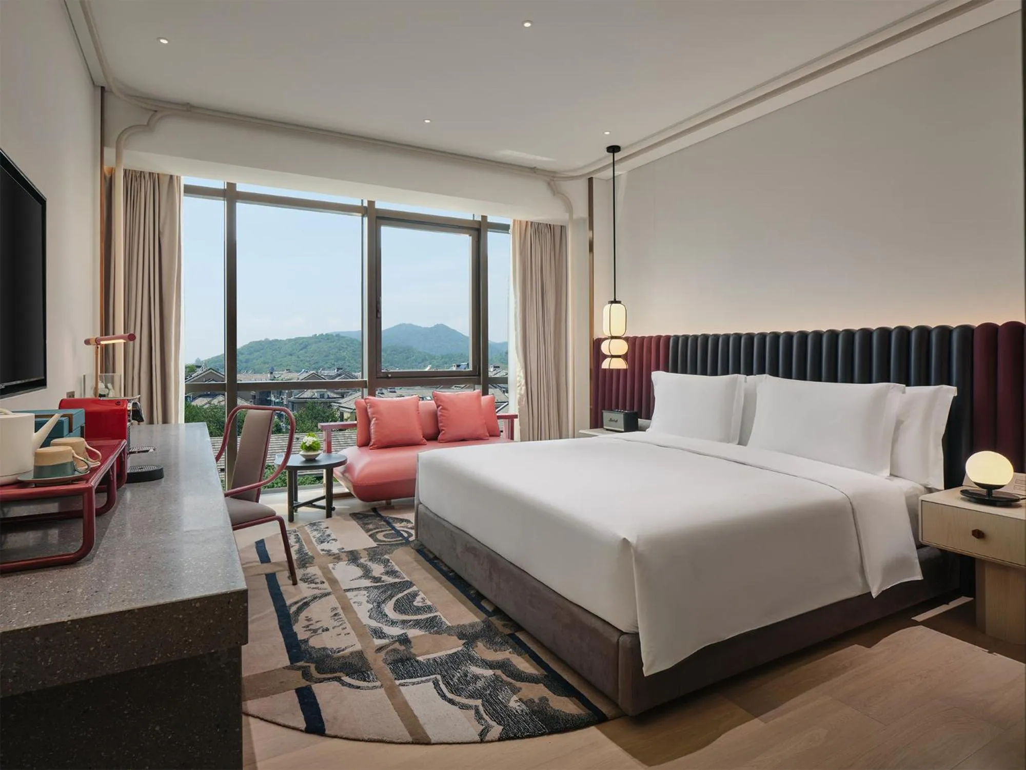 Standard King Room in Hotel Indigo Hangzhou Uptown,Close to Westlake , boutique design hotel with freeflow minibar