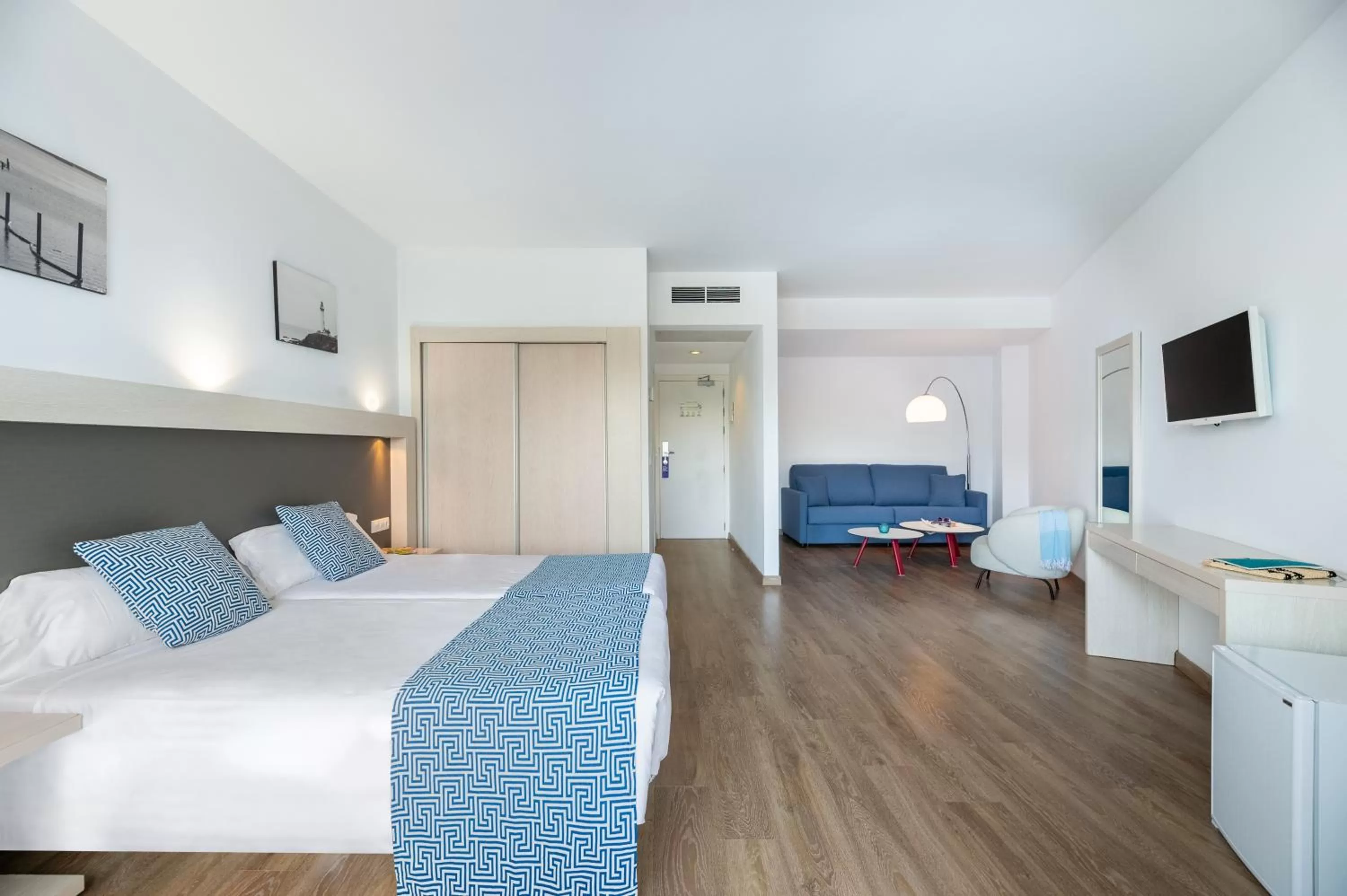 Family Suite with Sea View - single occupancy in Hotel Vibra Beverly Playa