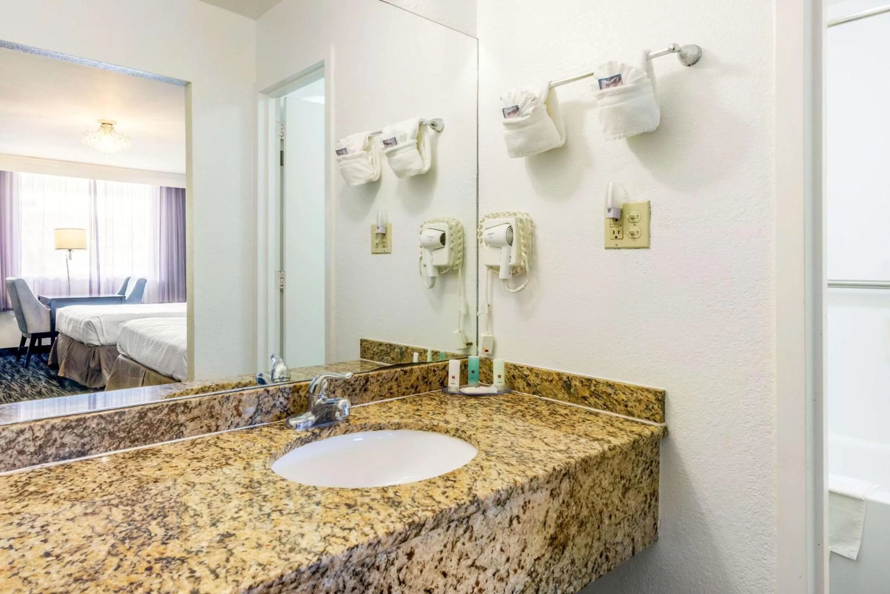 Deluxe Double Room with Two Double Beds in Quality Inn and Conference Center Tampa-Brandon